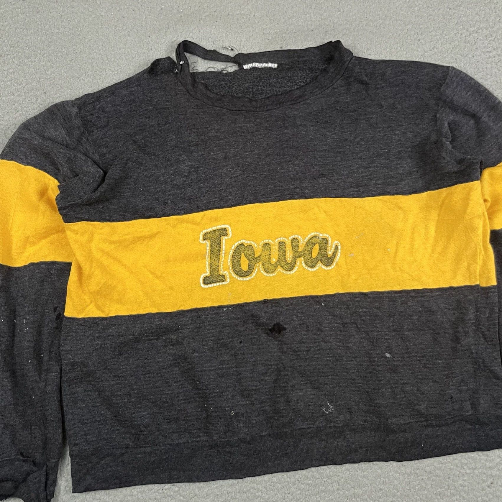 Thrasher VINTAGE Iowa Sweatshirt Shirt S Gray 90s Pullover Mens Distressed Graphic Print Lightweight Size US S / EU 44-46 / 1 - 3 Thumbnail