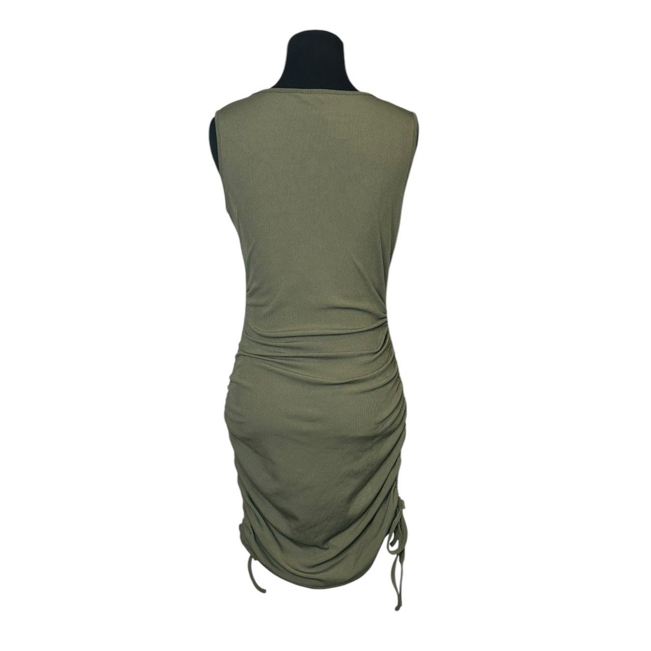 Shein Shein green ruched fitted mini dress size Medium Size M / US 6-8 / IT 42-44 - 2 Thumbnail