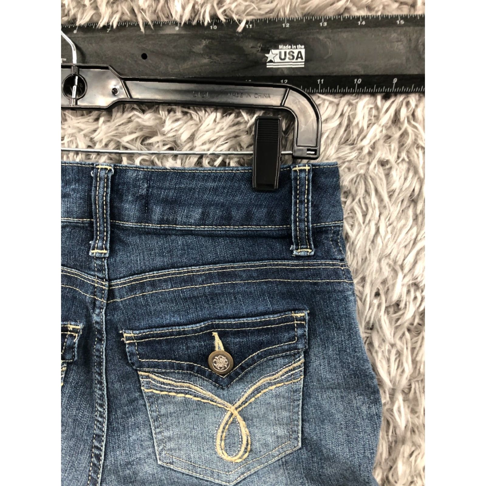 Vintage No Boundaries Bermuda Shorts Juniors Size 1 Mid Rise Dark Wash Blue Denim Cuff Women Size 25" / US 0 / IT 36 - 5 Thumbnail