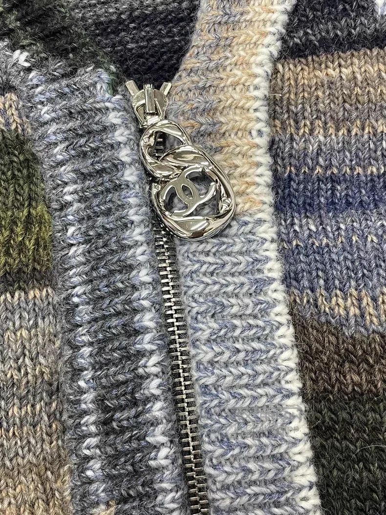 Chanel Chanel 24A colour-blocked wool cashmere vest Size XS / US 0-2 / IT 36-38 - 2 Thumbnail