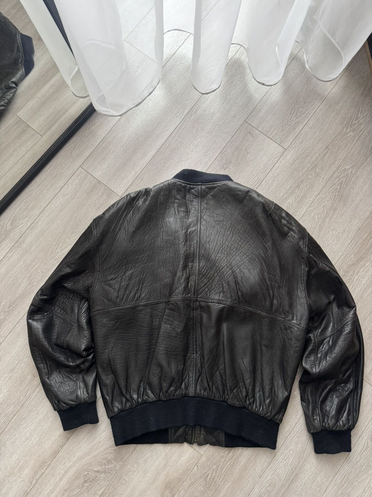 Vintage Vintage Leather Bomber Jacket With Straps A226 Size US L / EU 52-54 / 3 - 5 Thumbnail
