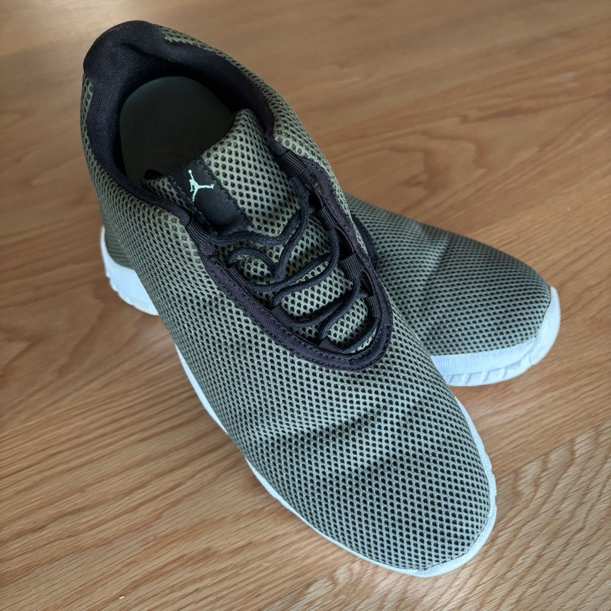 Nike Air Jordan Nike low top future sneakers, olive, size 11 Size US 11 / EU 44 - 3 Thumbnail