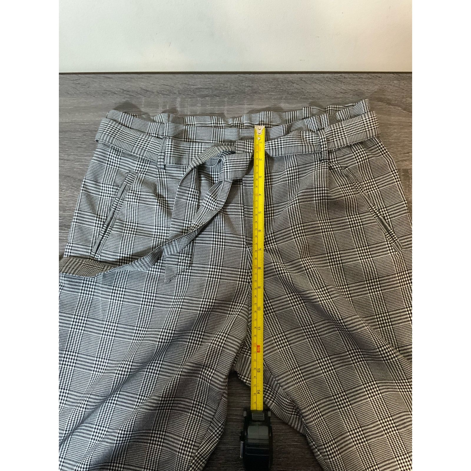 Zara Zara Trafaluc Collection Paperbag Black and White Plaid Pant Size 28" / US 6 / IT 42 - 5 Thumbnail