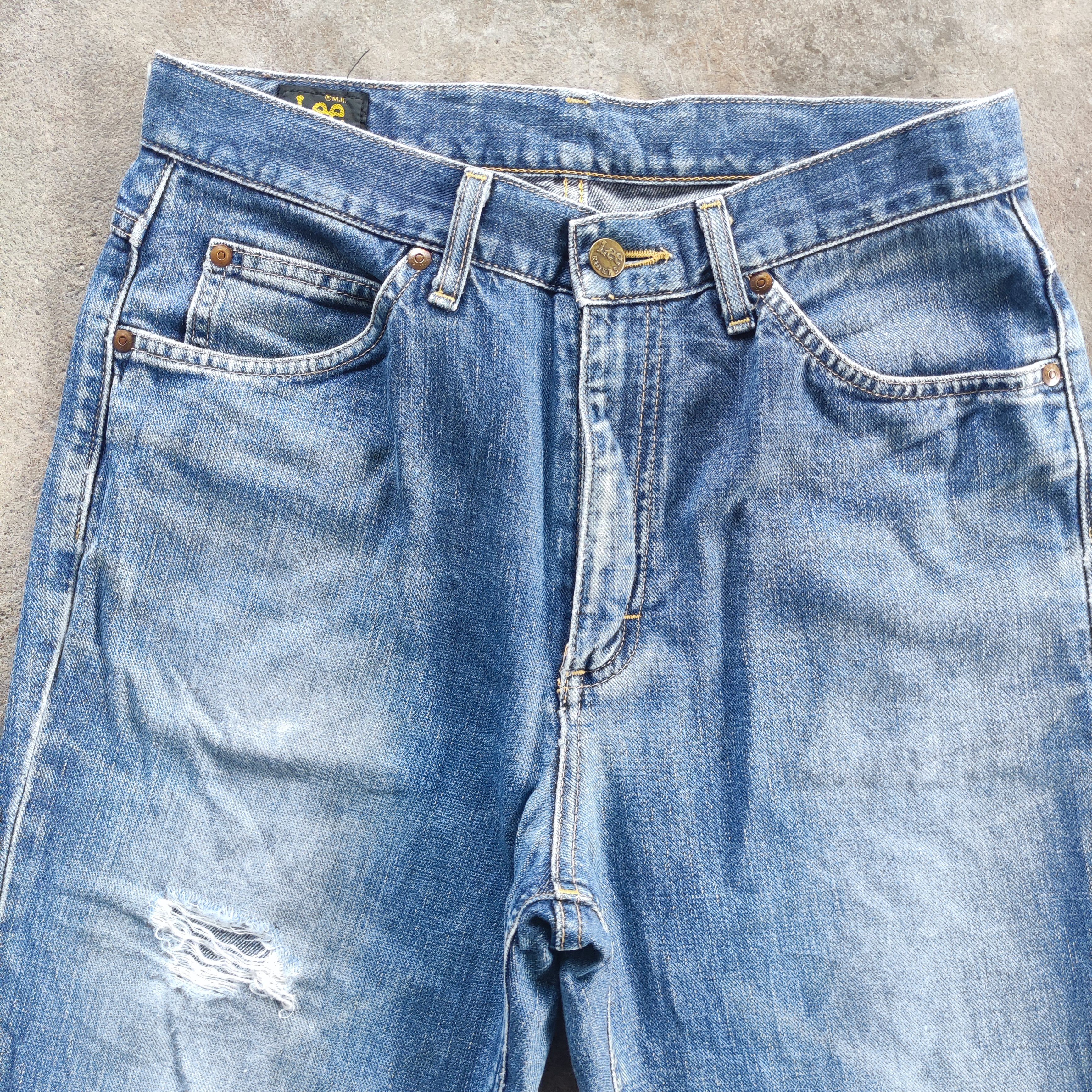 Vintage Lee Brand Straight Cut Jeans Faded Distressed Pants