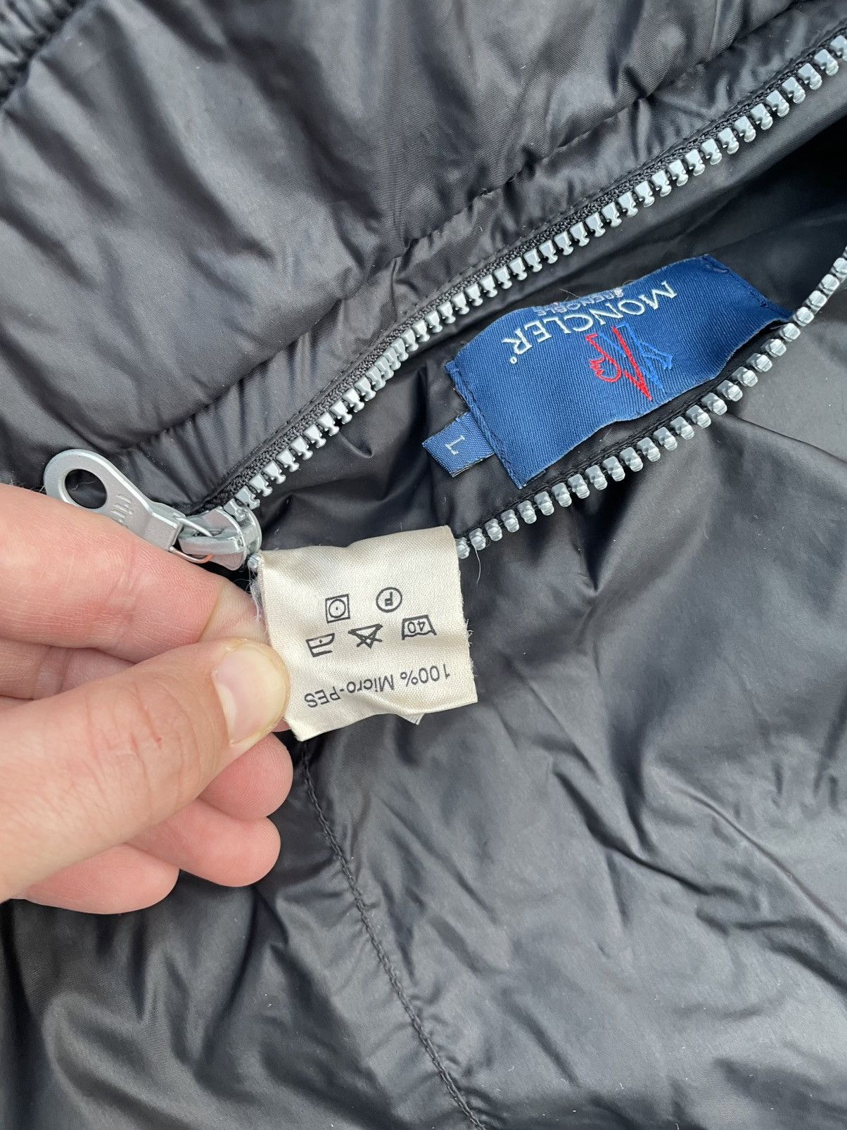 Moncler Grenoble Vintage Moncler Anorak Reversible Nylon Fleece Size L Size US L / EU 52-54 / 3 - 12 Thumbnail
