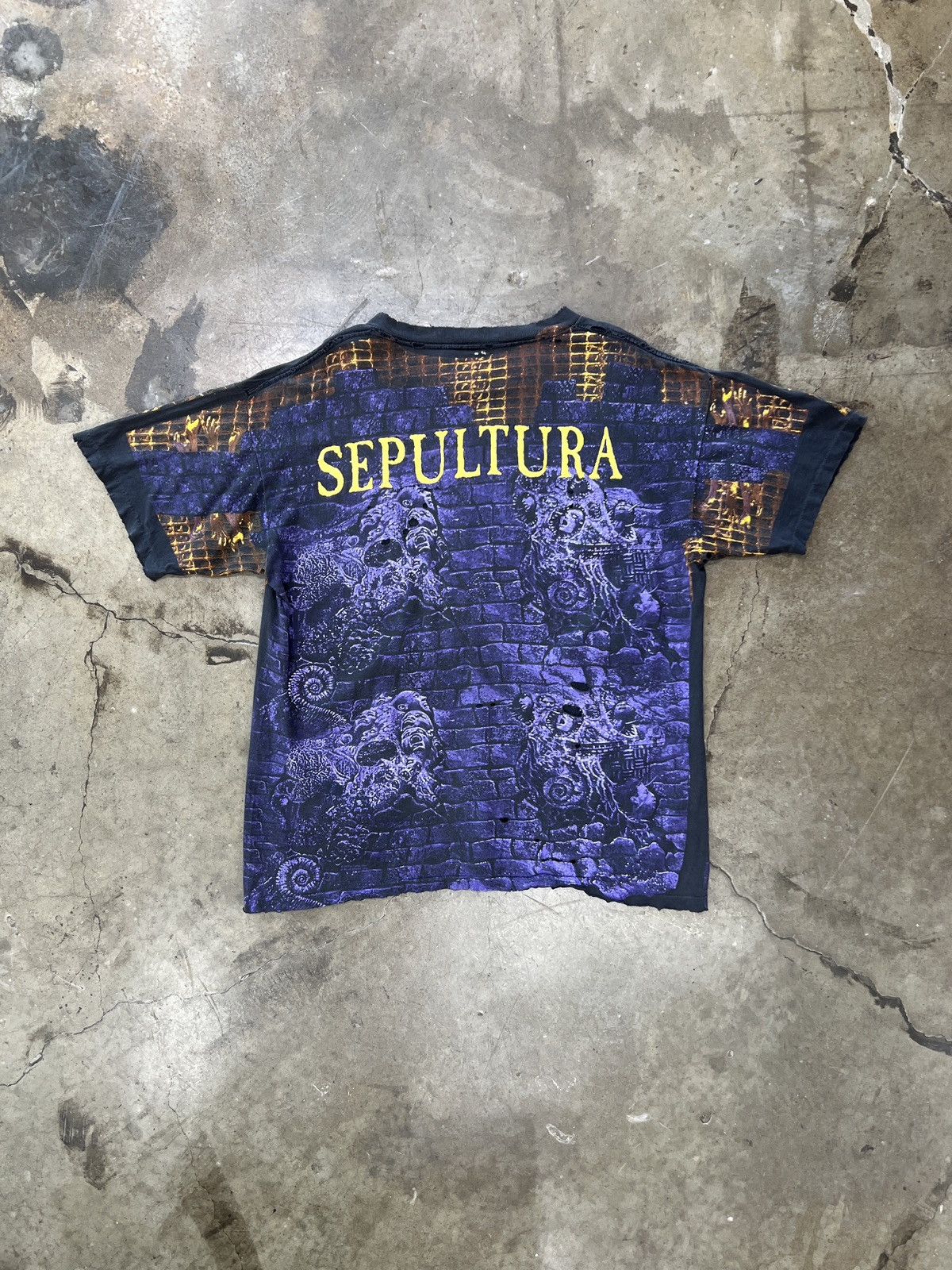 Band Tees Vintage AOP 1993 Sepultura Chaos Thrashed Tee XL WIld Oats Size US XL / EU 56 / 4 - 5 Thumbnail
