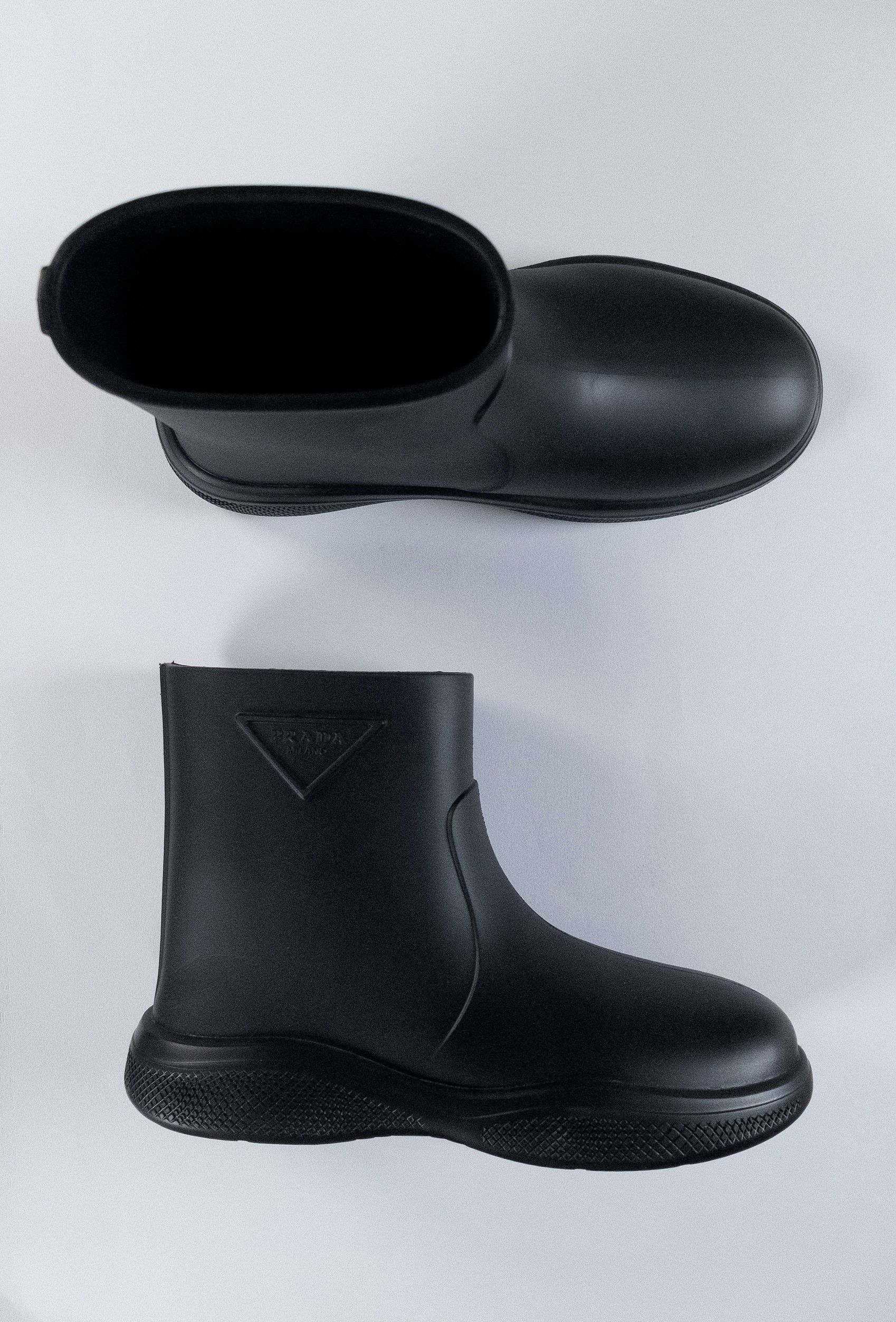 Prada PRADA Mellow black triangle logo rubber rain boots 11 44 Size US 11 / EU 44 - 2 Thumbnail
