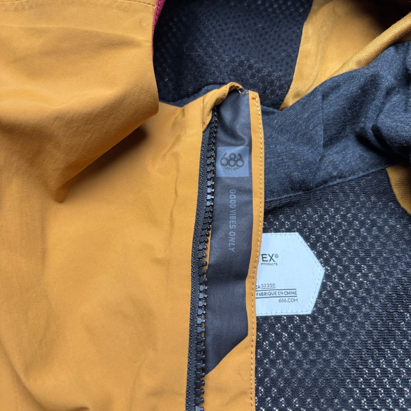 686 686 GLCR Project GTX GT Jacket Mens M Gorpcore Ski Snowboard Size US M / EU 48-50 / 2 - 5 Thumbnail