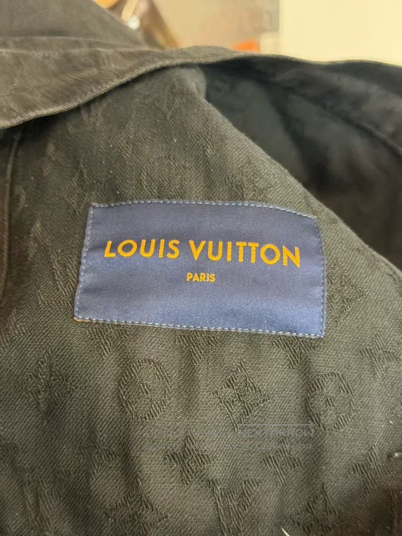 Louis Vuitton Louis Vuitton Black presbyopic full logo denim jacket Size US M / EU 48-50 / 2 - 3 Thumbnail