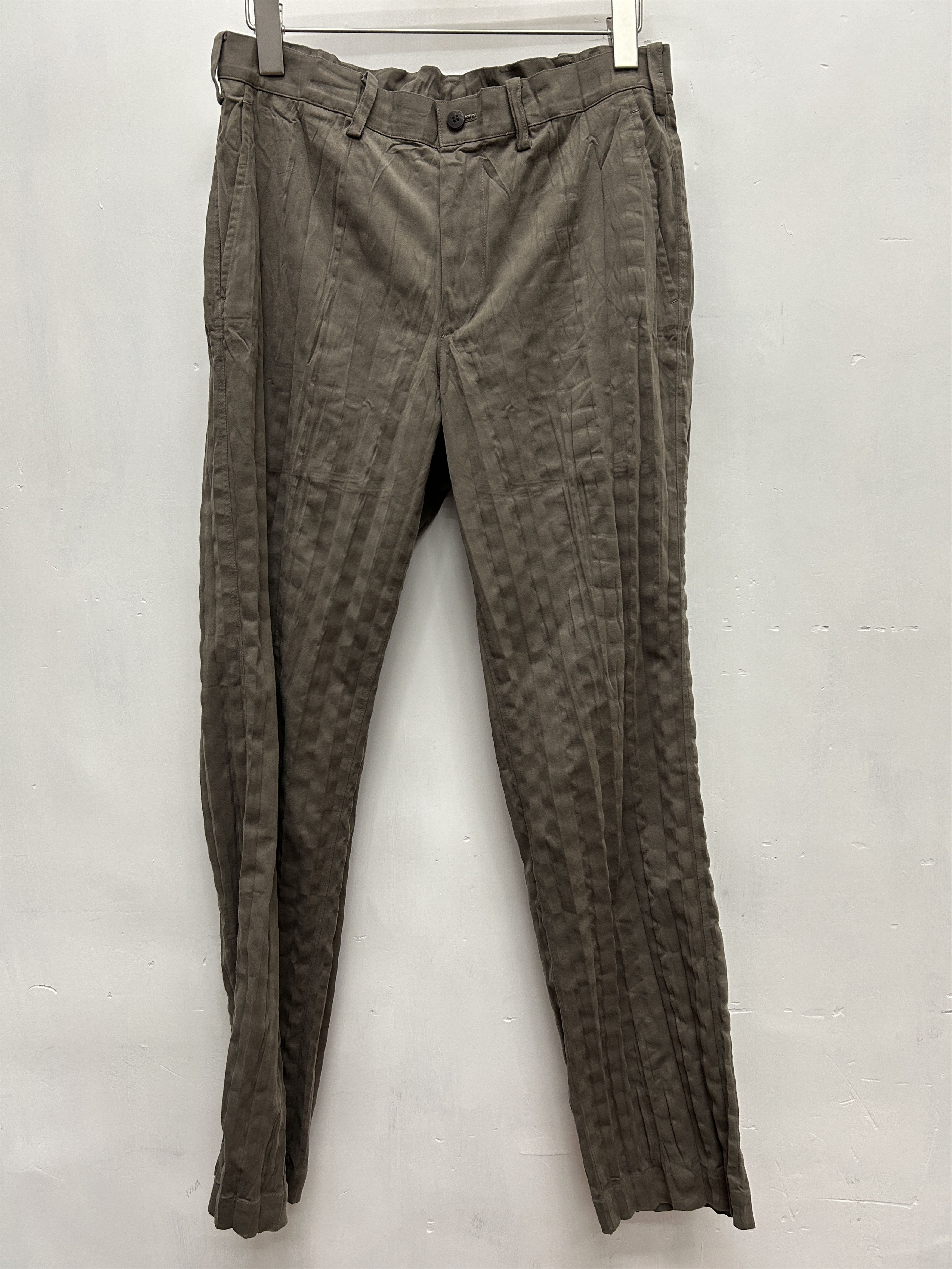 Issey Miyake Issey Miyake Men SS17 pleated trousers Size US 32 / EU 48 - 2 Thumbnail