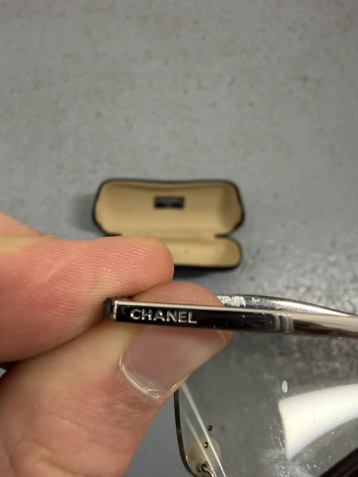 Chanel Vintage Chanel Earring Sunglasses With Case Size ONE SIZE - 7 Thumbnail