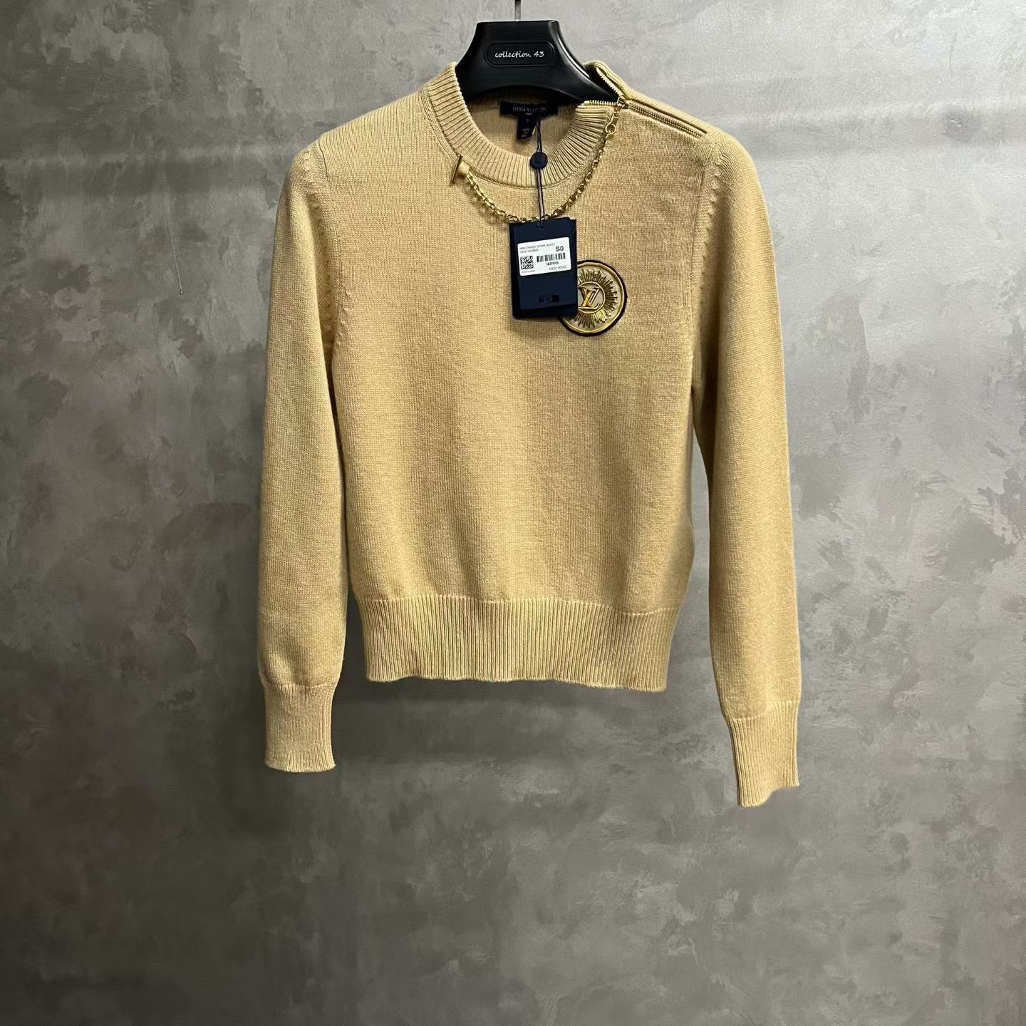 Louis Vuitton Louis Vuitton Retro Beige Sweater s Men Size US S / EU 44-46 / 1 - 1 Thumbnail