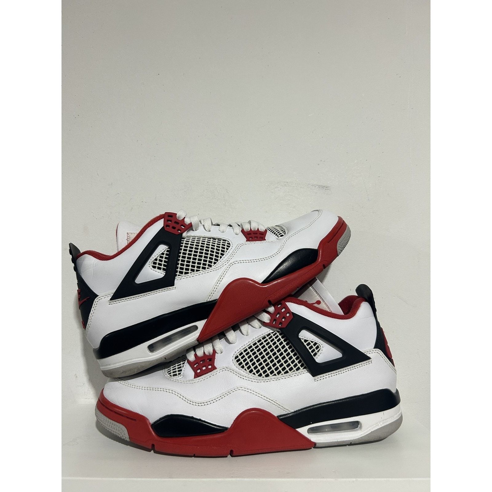 Jordan Brand JORDAN 4 RETRO FIRE RED SIZE 12 PREOWNED Size US 12 / EU 45 - 1 Thumbnail