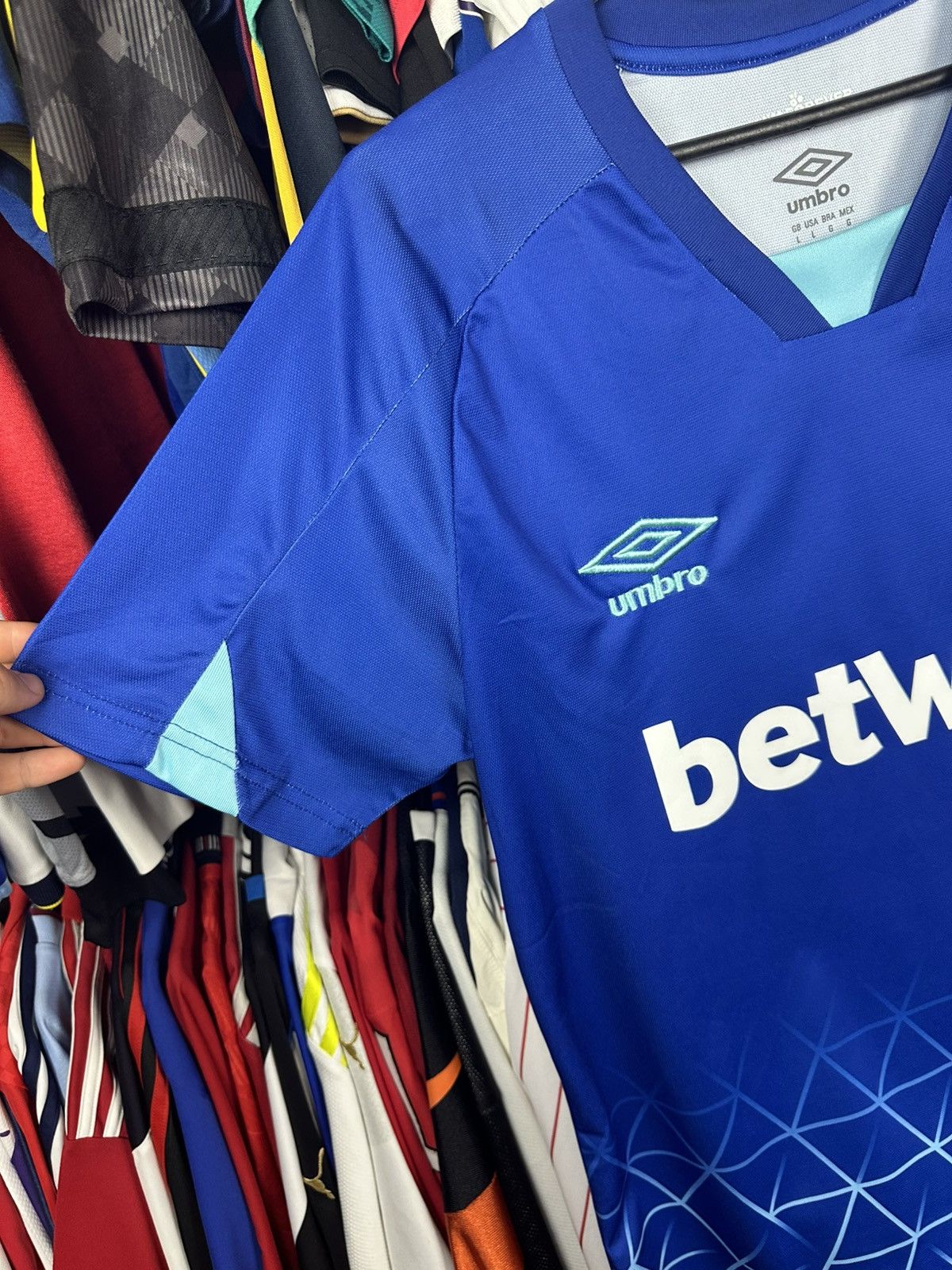 Umbro WEST UMBRO HAM UNITED 2023 2024 SOCCER SOCCER FOOTBALL SHIRT Size US L / EU 52-54 / 3 - 3 Thumbnail
