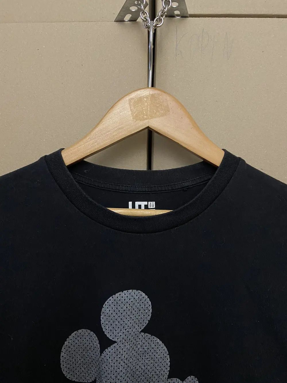 Uniqlo VINTAGE UNIQLO DISNEY MICKEY MOUSE REFLECTIV TEE T SHIRT Y2K Size US S / EU 44-46 / 1 - 8 Thumbnail