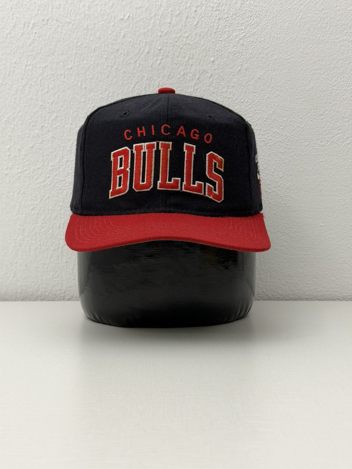 Starter Vintage 90s Chicago Bulls Starter Arch 2 Tone Snapback NBA Size ONE SIZE - 1 Thumbnail