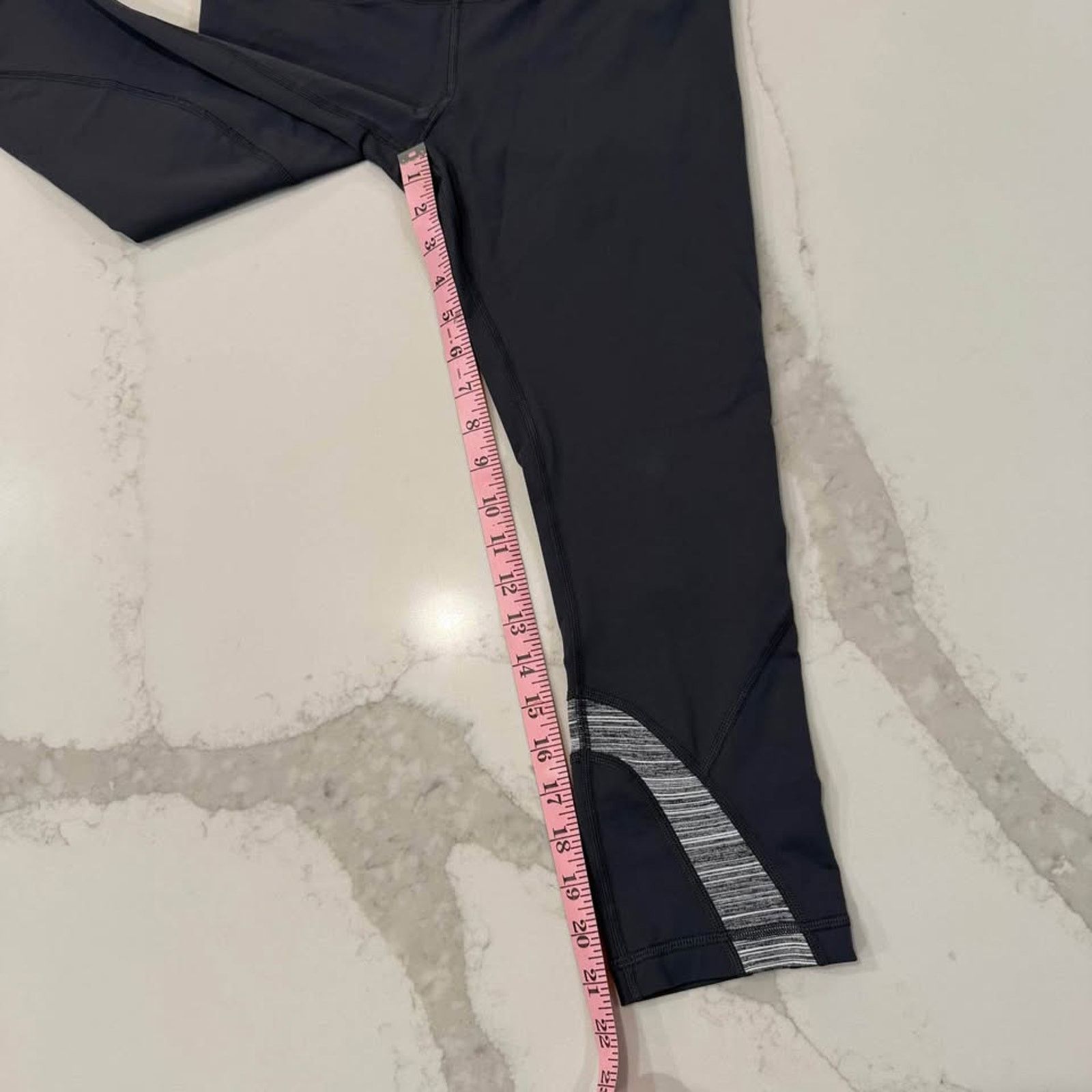 Lululemon Lululemon Run Inspire Crop II Leggings Women's 8 Gray/Purple Size 30" / US 8 / IT 44 - 5 Thumbnail