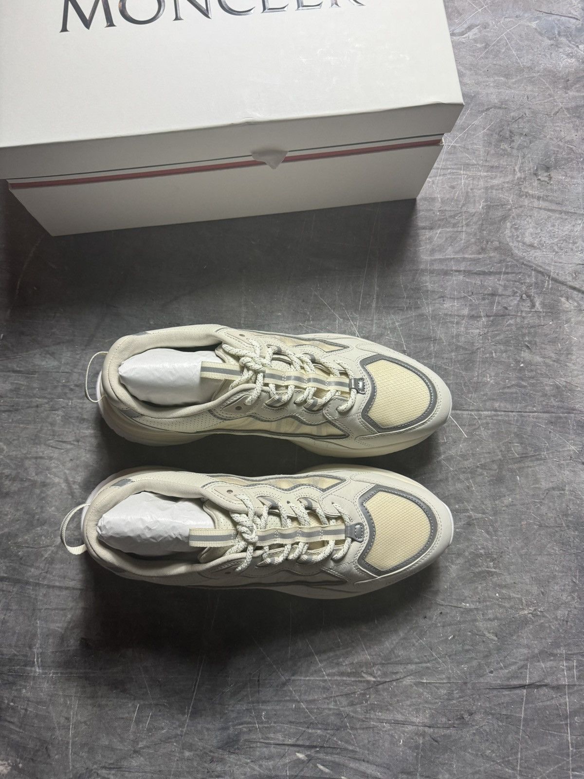 Moncler Moncler Lite Runner in White Size US 11 / EU 44 - 5 Thumbnail