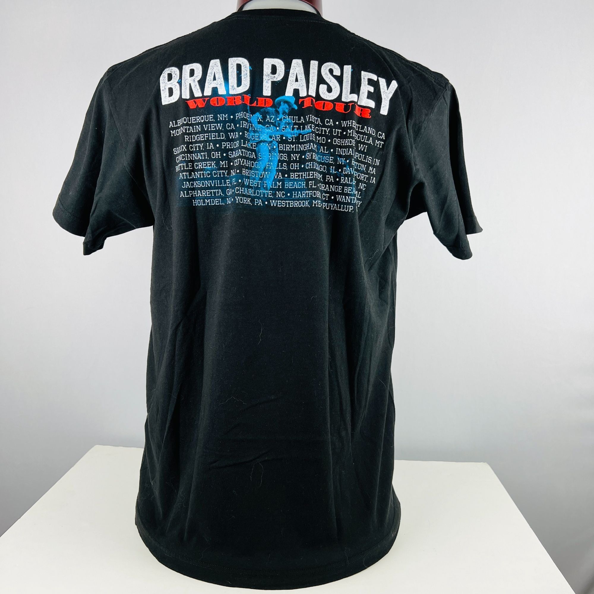 Tultex Brad Paisley World Tour Concert XL T-Shirt Shirt Size US XL / EU 56 / 4 - 3 Thumbnail