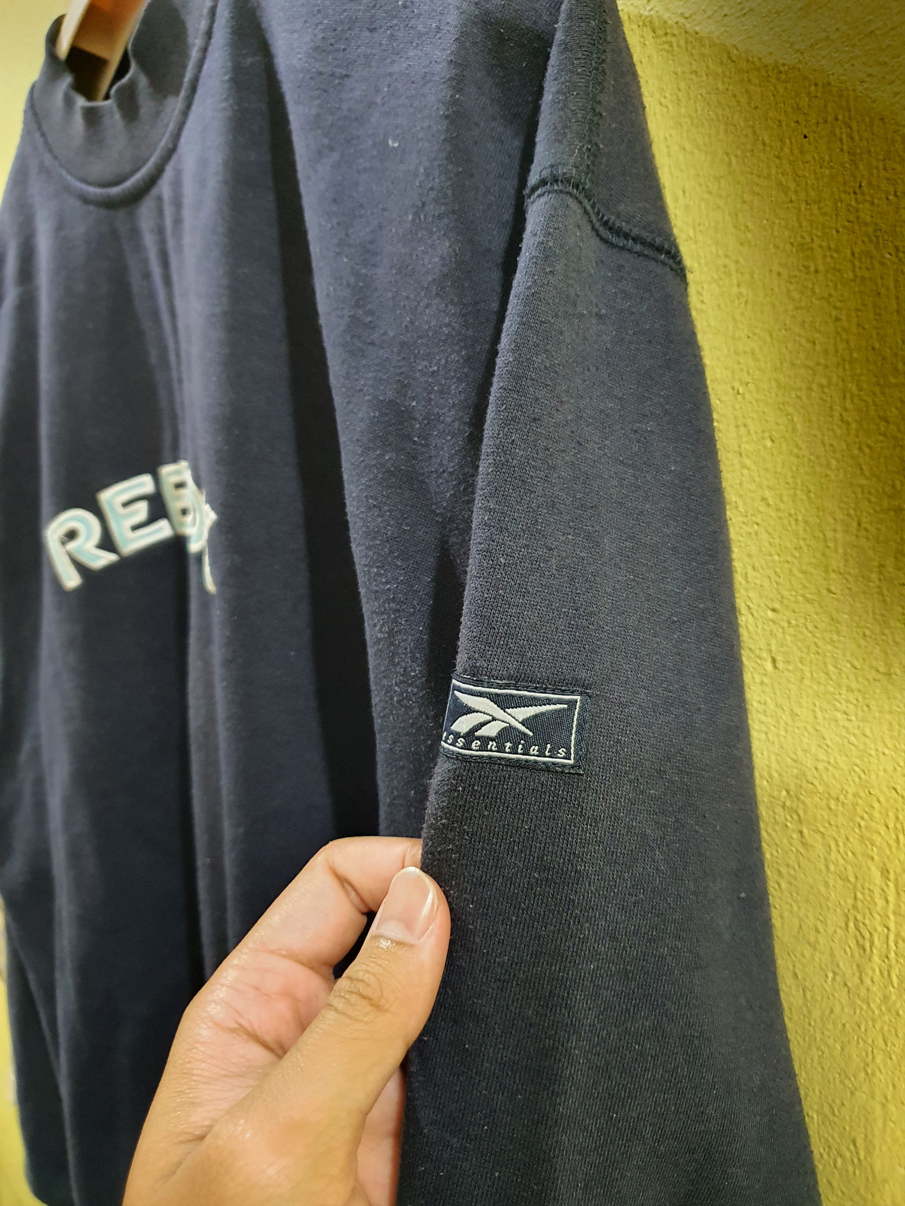 vintage 90s Reebok crewneck sweatshirt