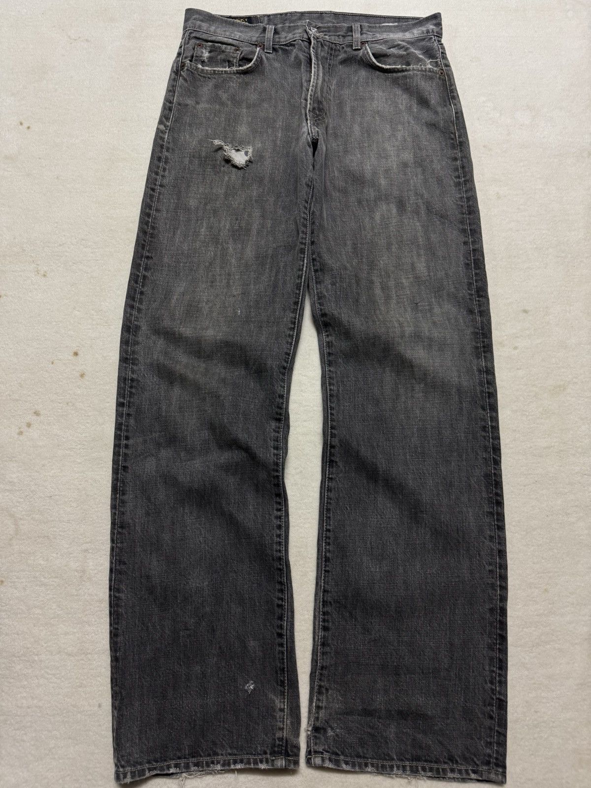 Japanese Brand 🔥OFFER🔥VINTAGE JAPANESE BAGGY THRASHED JEANS Size US 31 - 12 Thumbnail