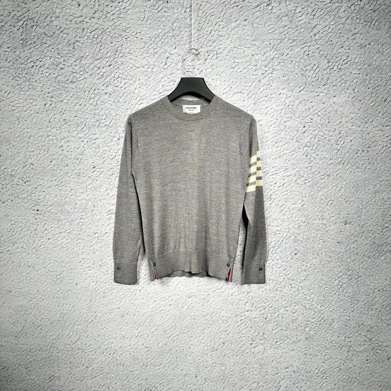 Thom Browne Thom browne Gray wool sweater 2503-Nextarrow Size US S / EU 44-46 / 1 - 1 Thumbnail