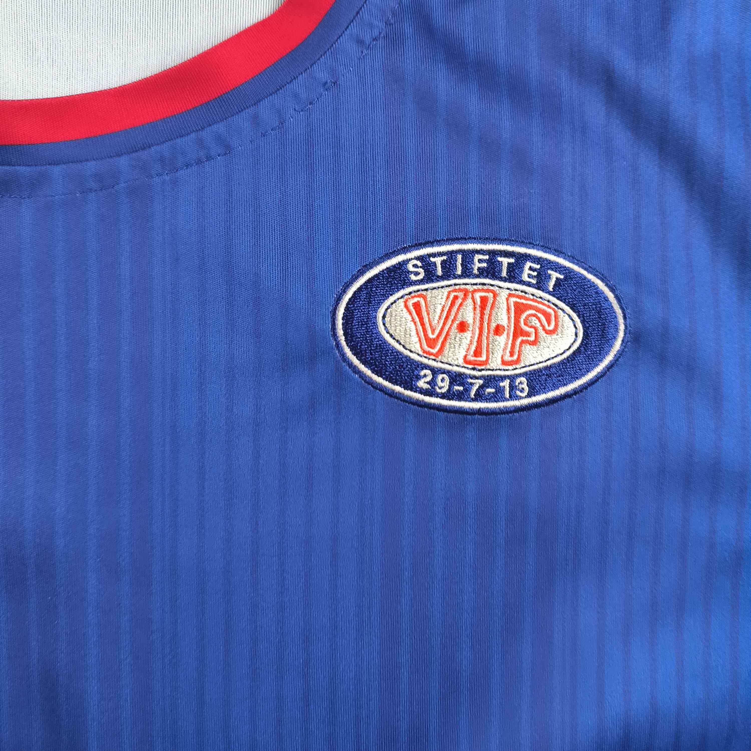 Umbro Valerenga IF 2016-17 Umbro home football jersey size S Size US S / EU 44-46 / 1 - 3 Thumbnail