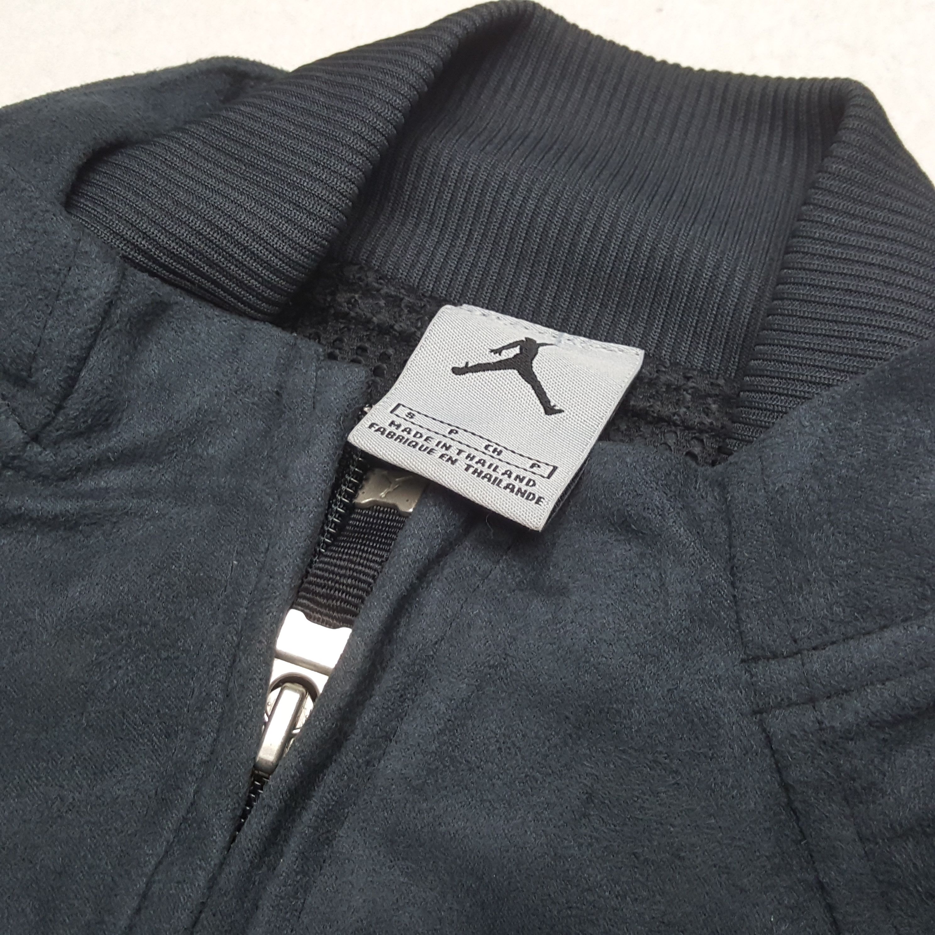 Vintage AIR JORDAN Small Logo Design Sweater Jacket Size US S / EU 44-46 / 1 - 9 Thumbnail