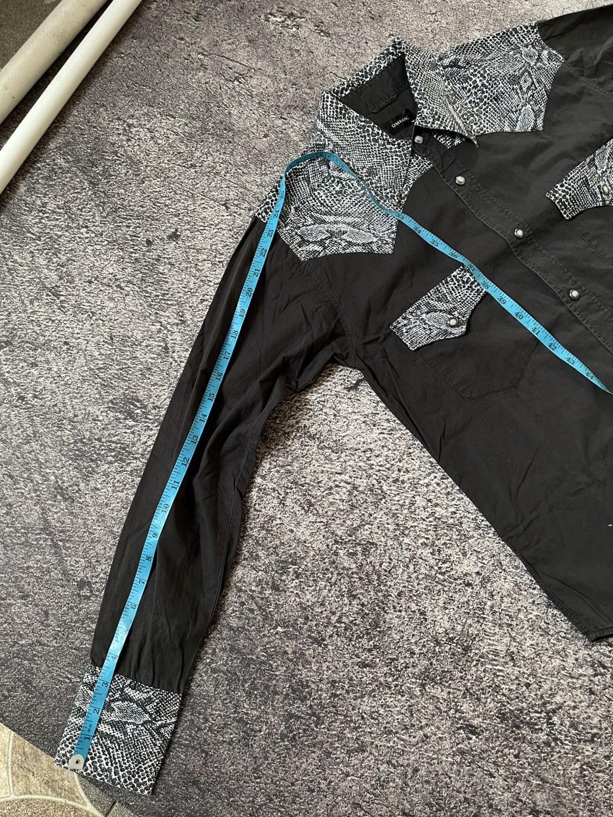 Japanese Brand OMKOM SNAKESKIN LGB IFSIXWASNINE SHIRT Size US M / EU 48-50 / 2 - 11 Thumbnail