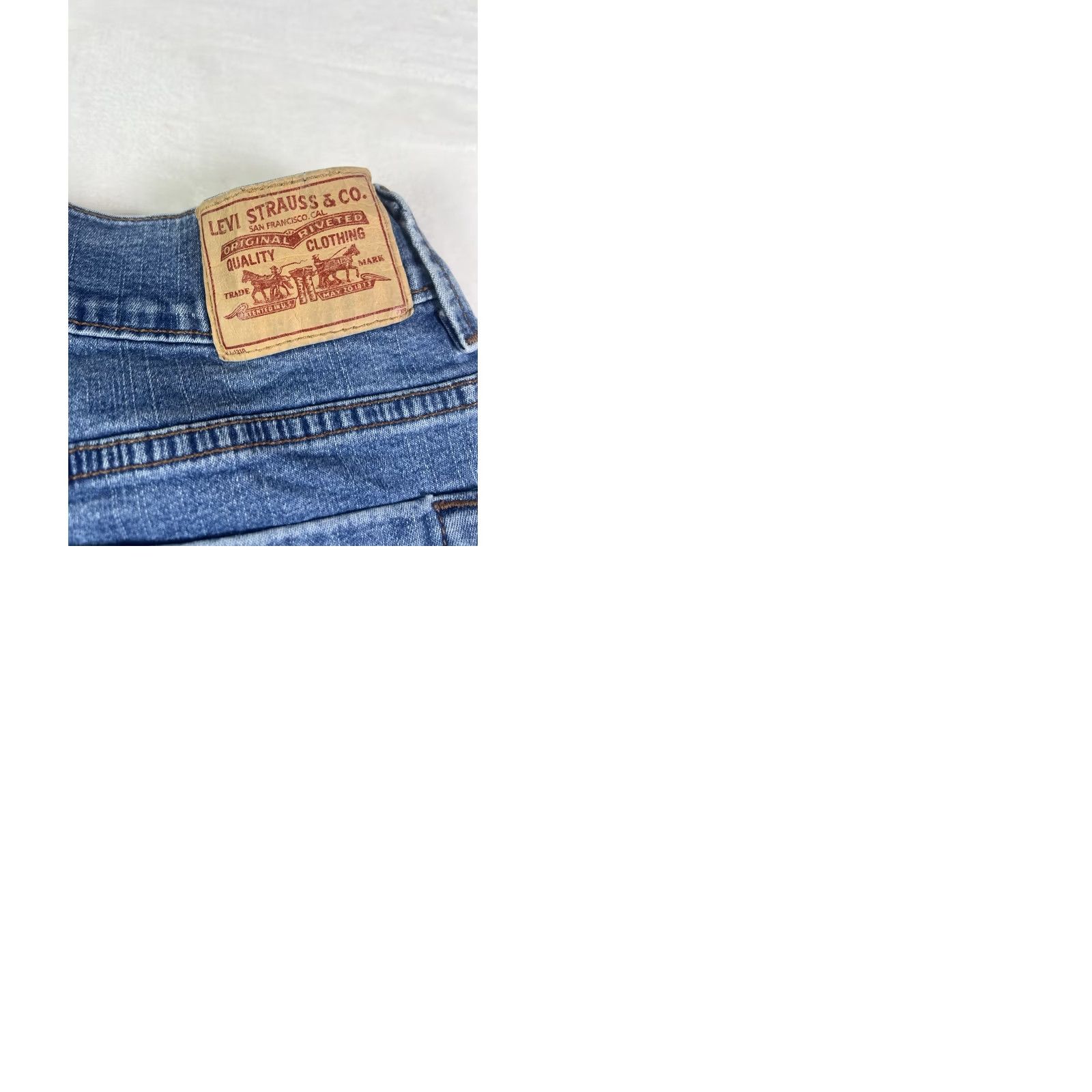 Levi's Levi's 512 Capri Jeans Women's Slimming Size 14 Denim Blue Capri Jeans Capris Slimming Pockets 19 Inseam 30 Waist Denim Blue Size 36" / US 14 / IT 50 - 10 Thumbnail