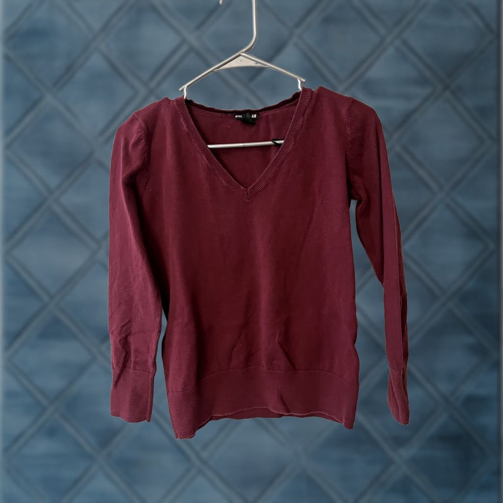 H&M H&M Basic V Neck Pullover Sweater Women's Size Small Maroon Long Sleeve Size S / US 4 / IT 40 - 1 Thumbnail