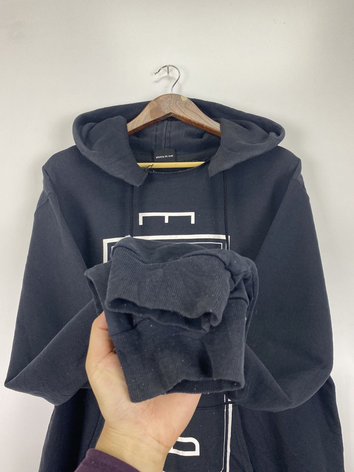 Champion × elvira.in.net Elvira Champion hoodies Size US L / EU 52-54 / 3 - 12 Thumbnail