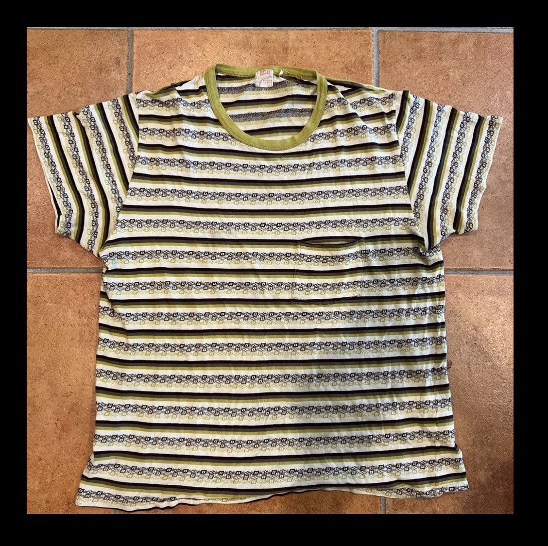 Rare Levi’s t shirt. 1960s style. It’s sized XL but more L