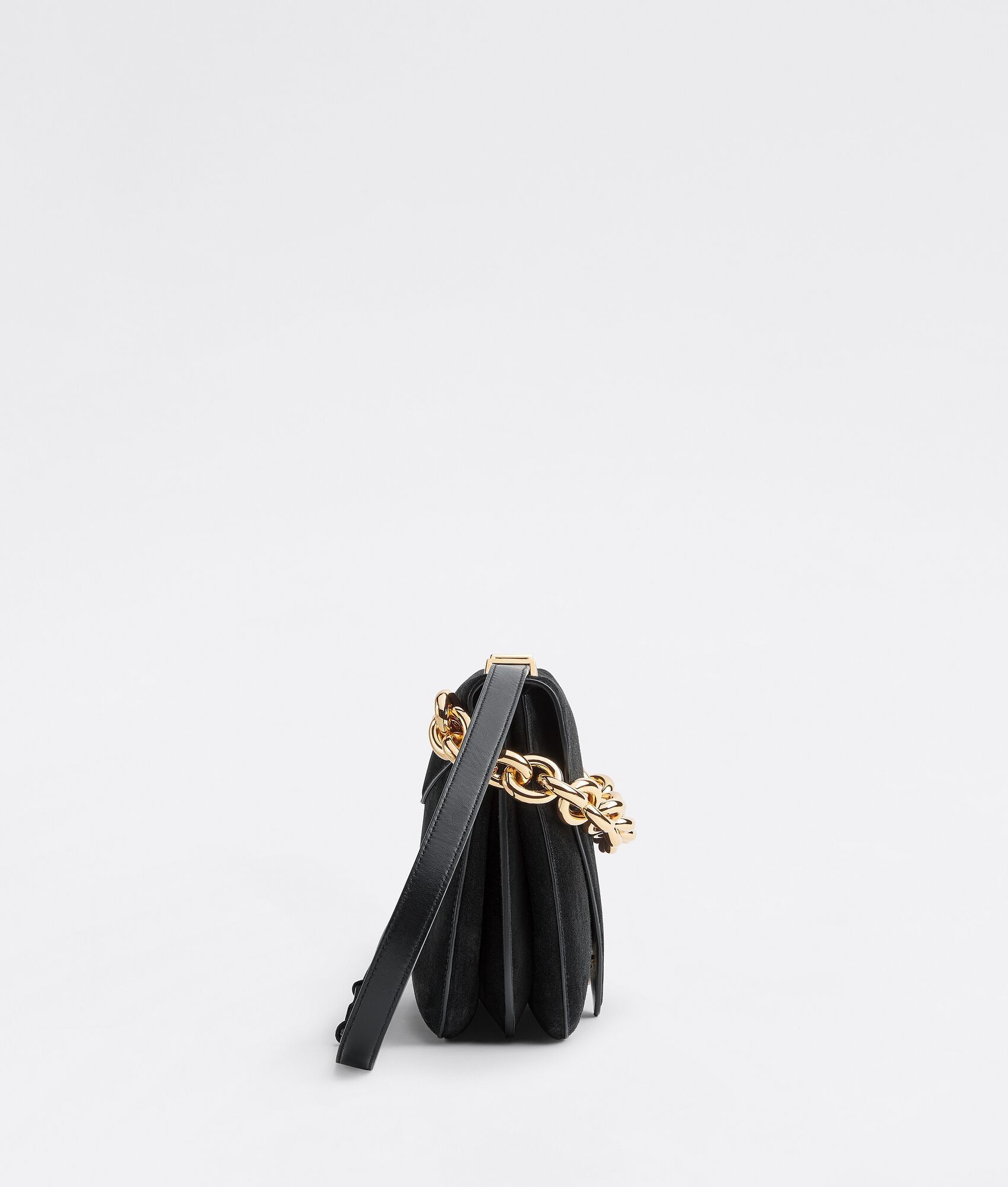 Bottega Veneta o1n1vont0325 Size: OS / Mount Bag in Black Size ONE SIZE - 2 Thumbnail