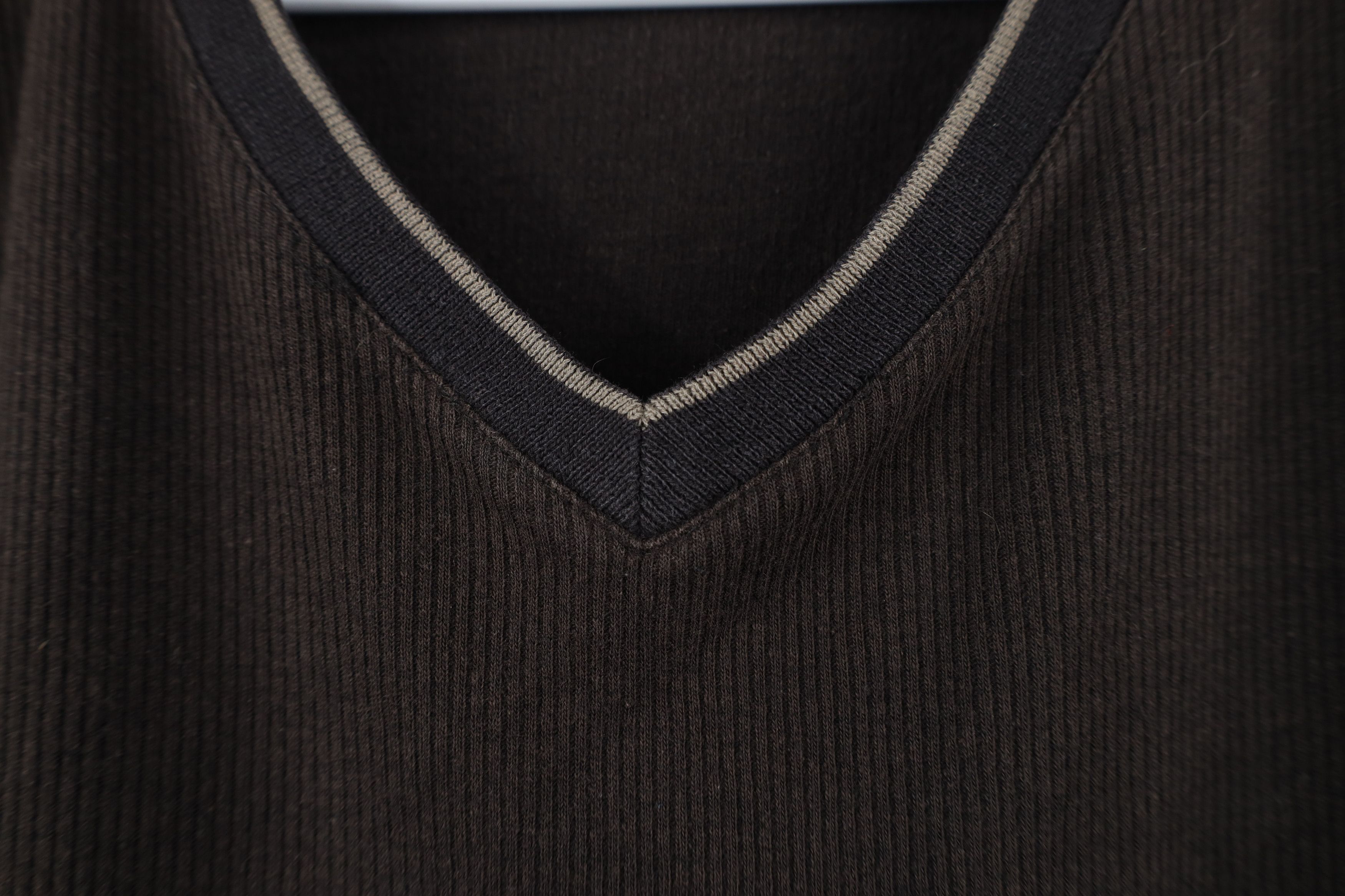 Vintage Vintage 90s Streetwear Faded Ribbed Knit V-Neck T-Shirt Size US XL / EU 56 / 4 - 9 Thumbnail