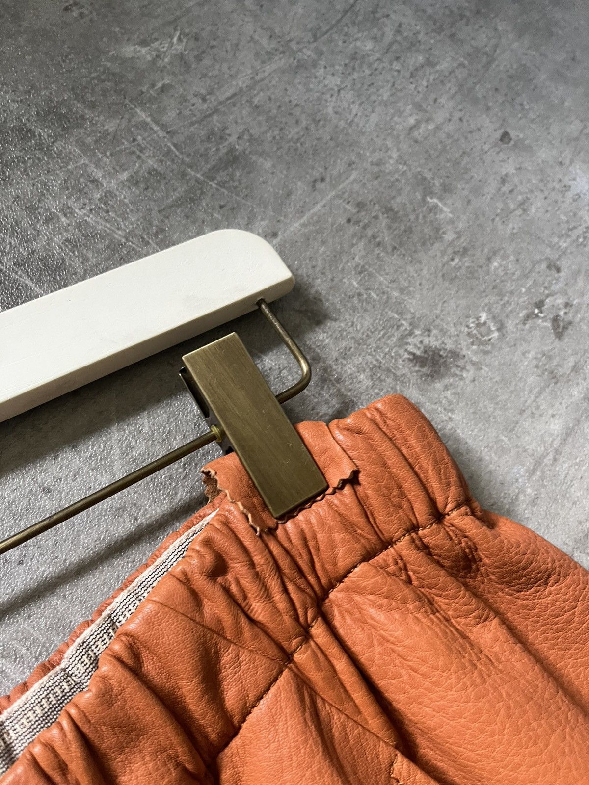 Loewe Loewe leather cropped pants orange rare Size US 30 / EU 46 - 11 Thumbnail