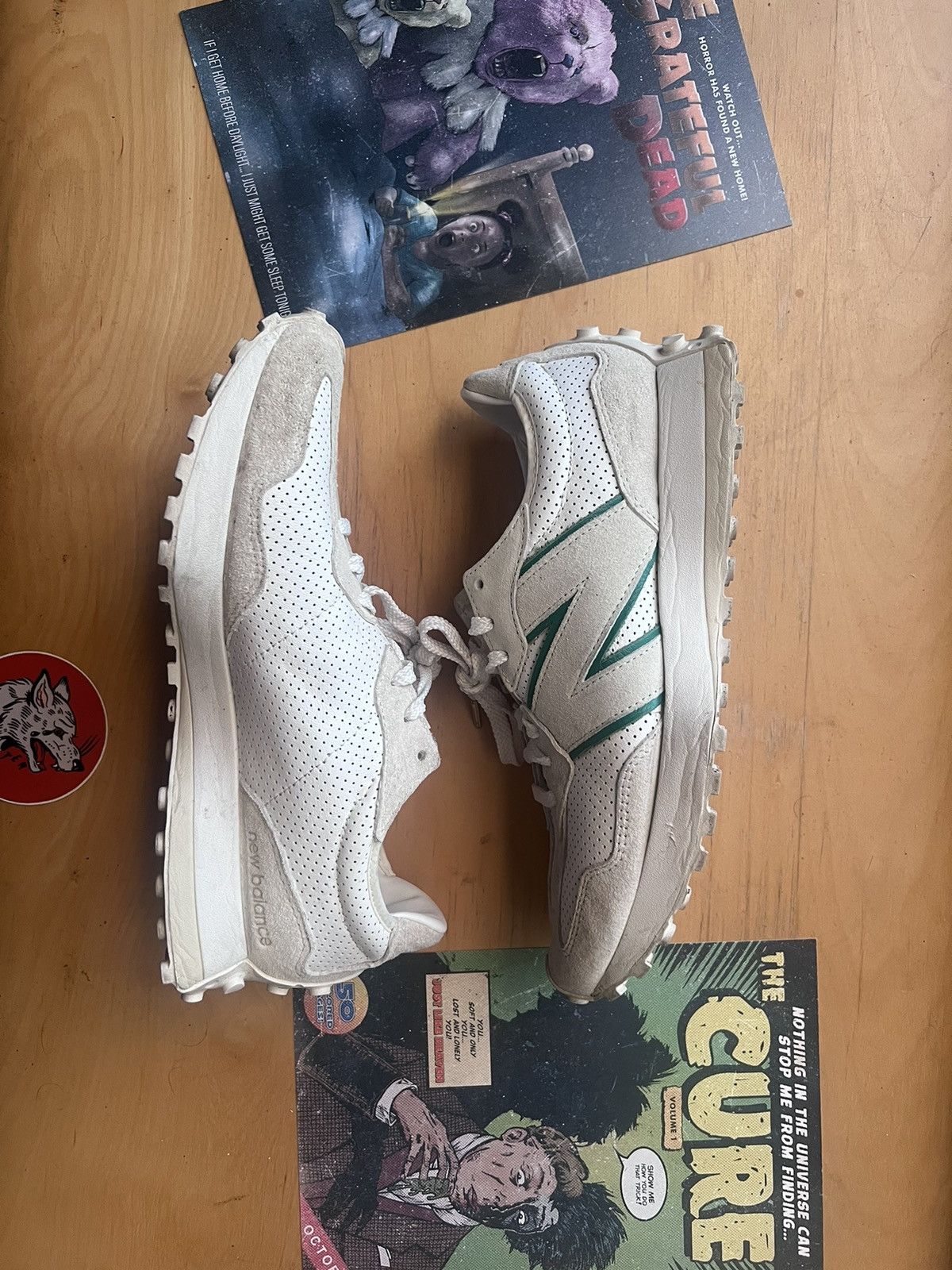 Casablanca × New Balance New Balance 327 x Casablanca Green Logo Size US 10.5 / EU 43-44 - 2 Thumbnail