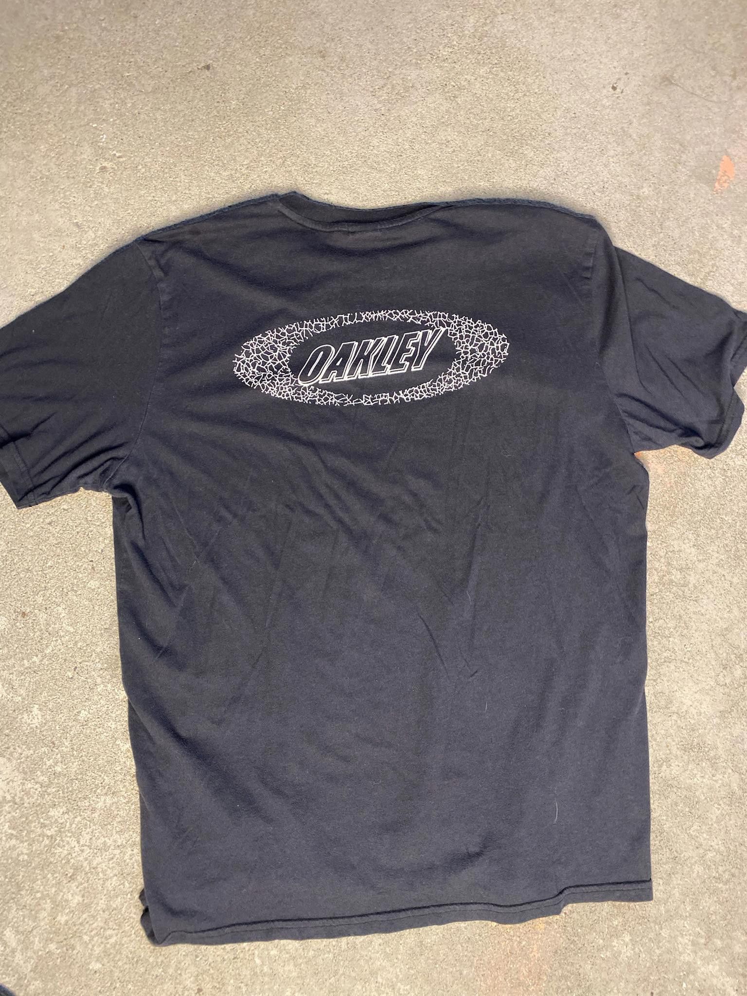 Oakley Vintage Oakley Black Double Sided T-Shirt Size XL Size US XL / EU 56 / 4 - 1 Thumbnail