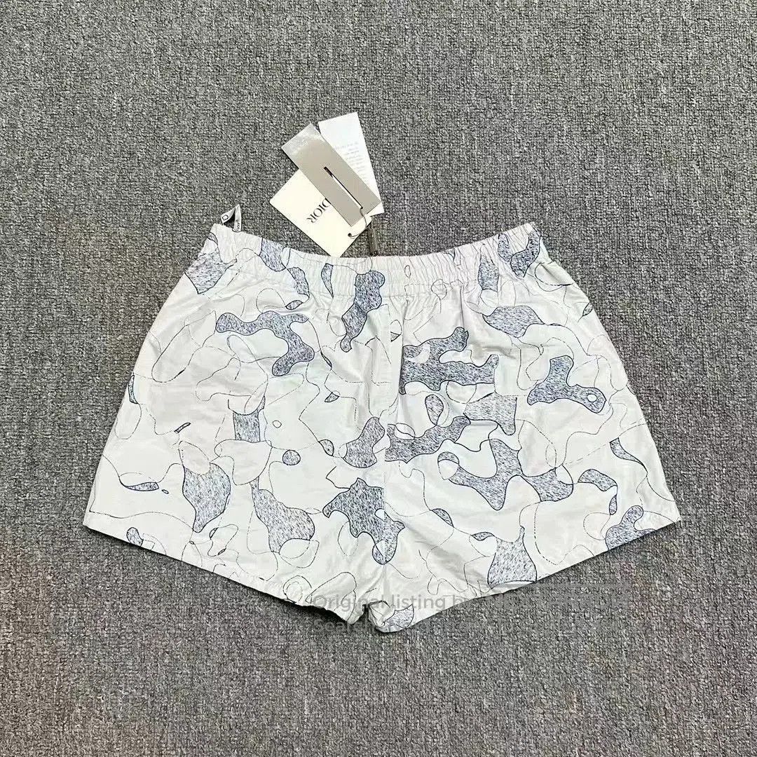Dior christian dior travel series silk beach shorts. Size US 36 / EU 52 - 2 Thumbnail