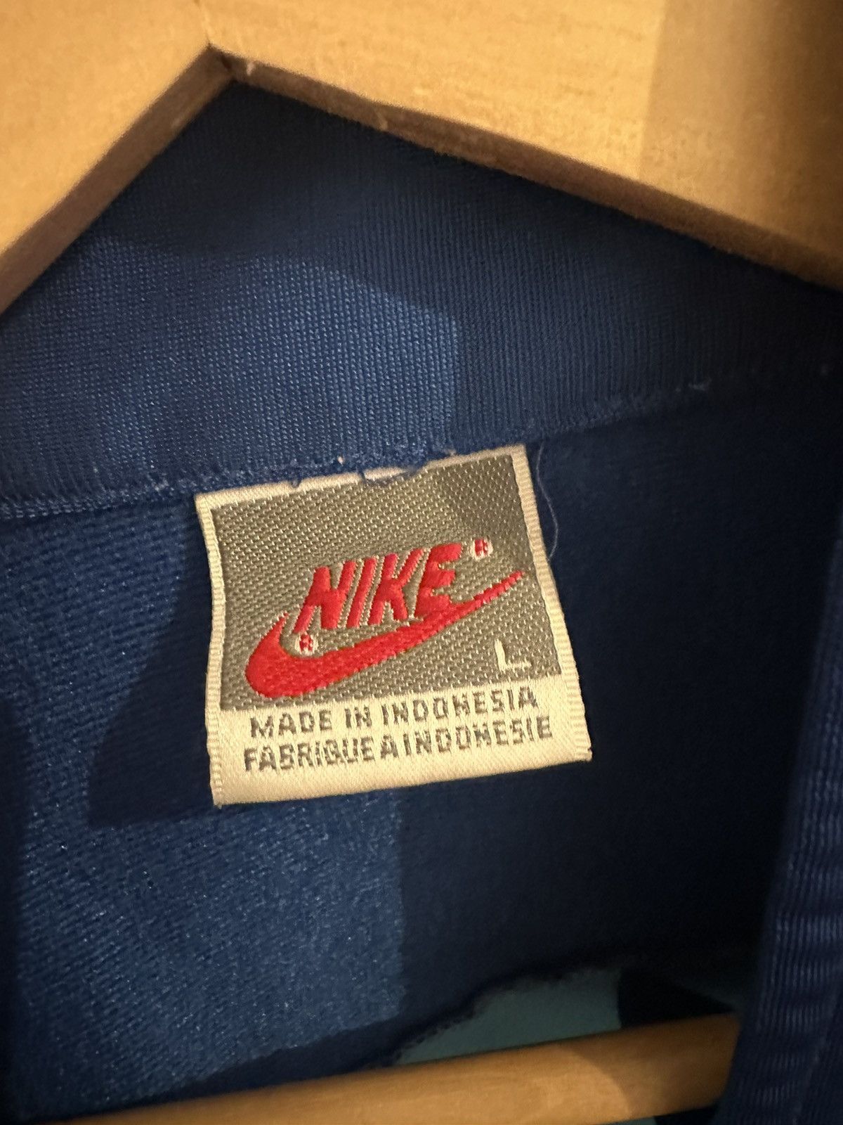 Nike Nike Jacket Windbreaker Size M Vintage Jacke Retro Size US M / EU 48-50 / 2 - 7 Thumbnail