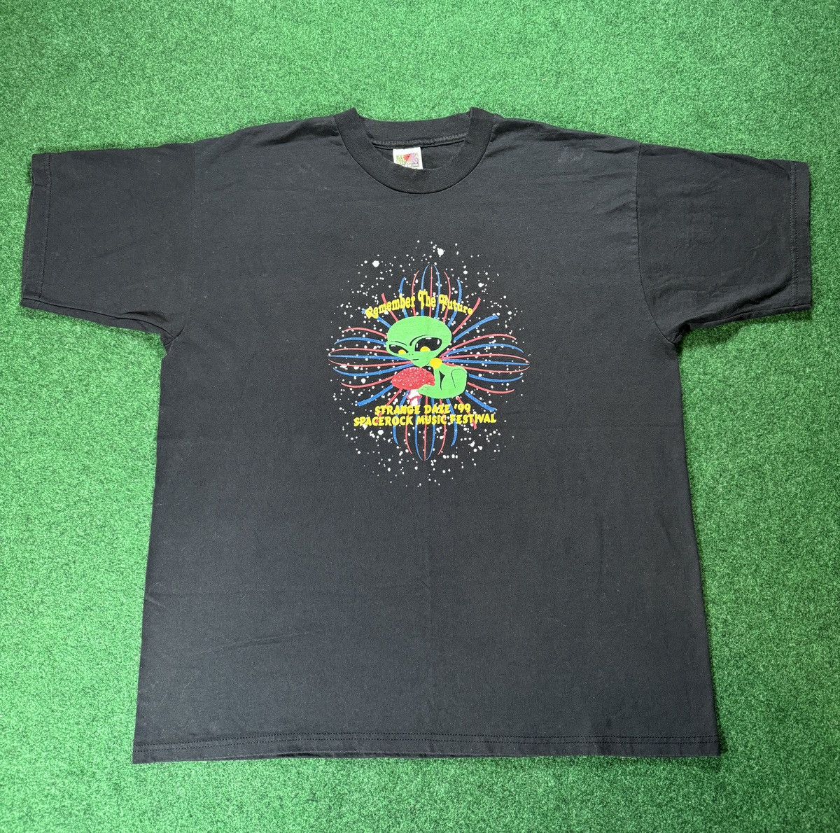 Band Tees × Vintage Vintage 90s Strange Daze Music Fest Helios Creed T Shirt Size US XL / EU 56 / 4 - 1 Thumbnail
