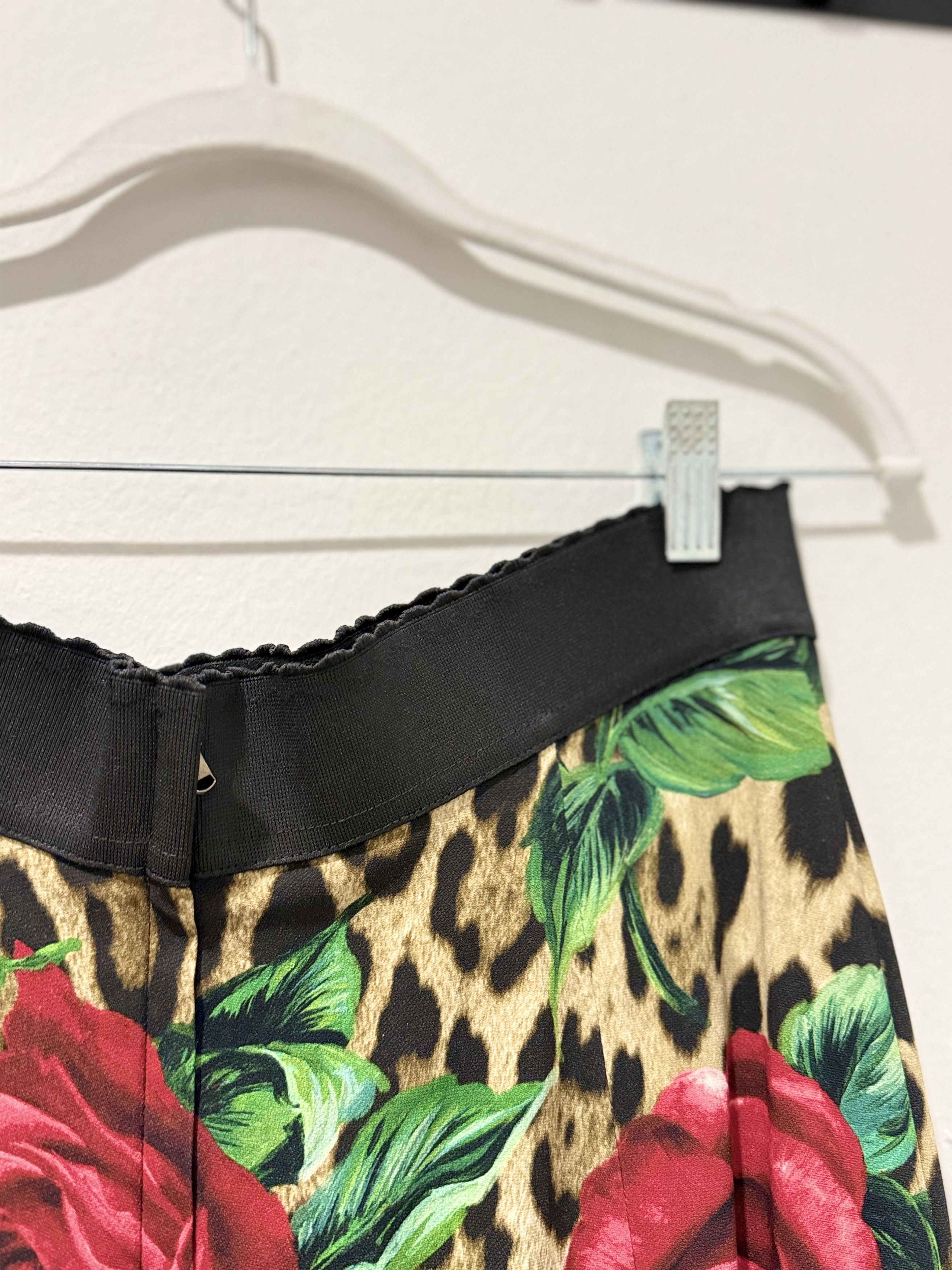 Dolce & Gabbana Dolce & Gabbana Leopard Rose Skirt Size 28" / US 6 / IT 42 - 5 Thumbnail