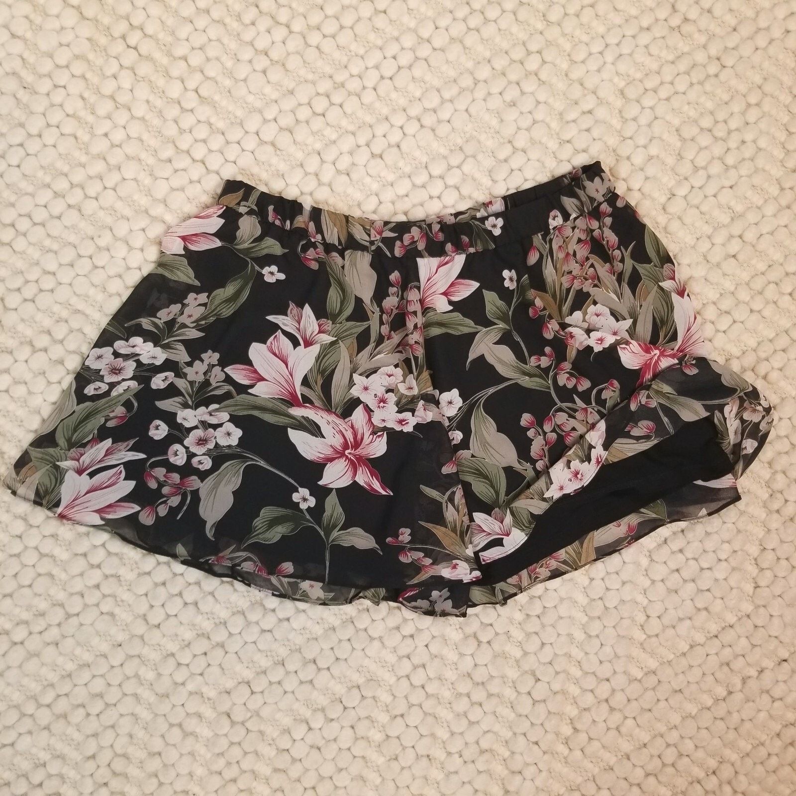 Other NWOT Ida Sjostedt Corinne Chiffon Shorts Black Floral EU 38 Size 30" / US 8 / IT 44 - 4 Thumbnail
