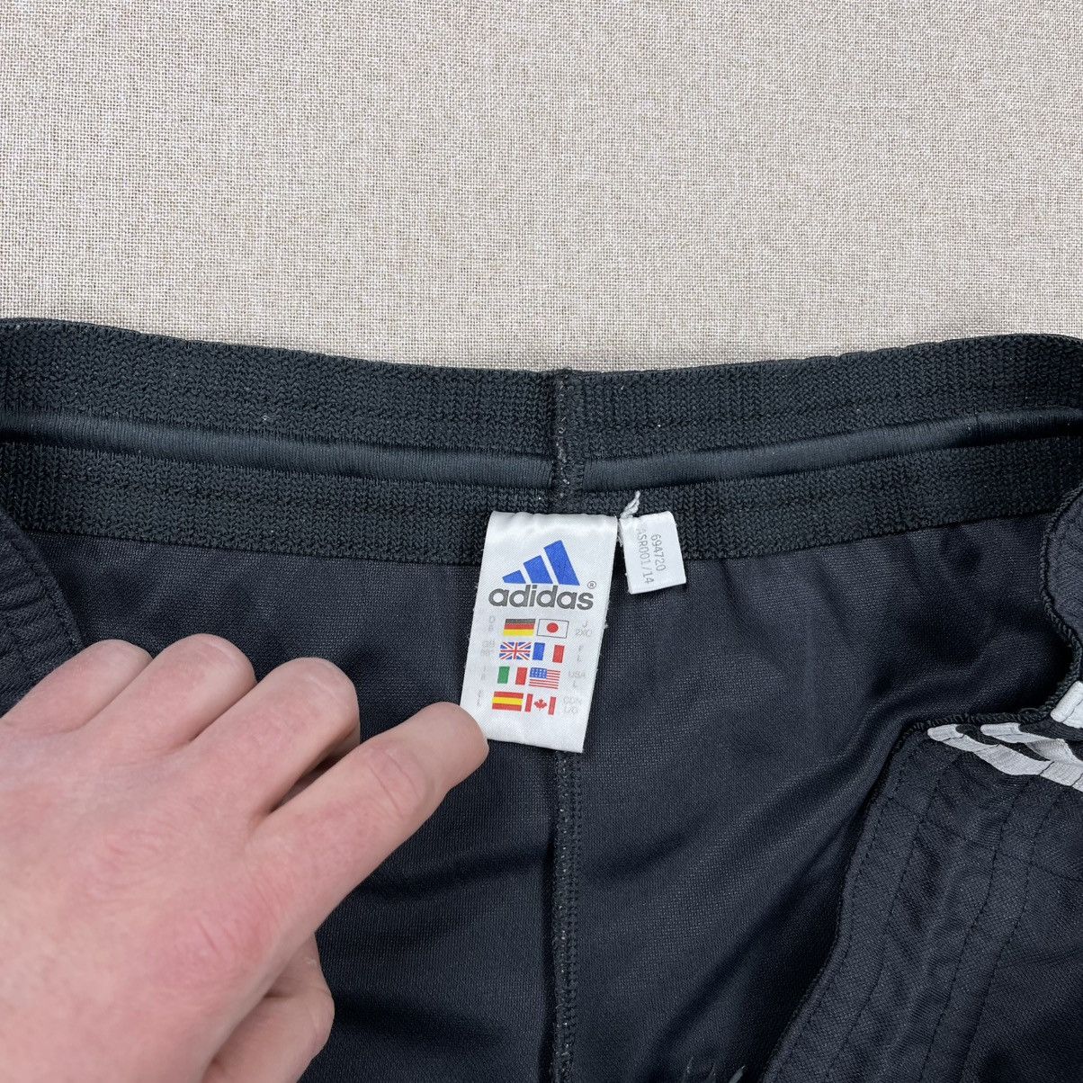 Adidas × Vintage VINTAGE ADIDAS BAYERN MUNCHEN SHORTS Size US 36 / EU 52 - 3 Thumbnail