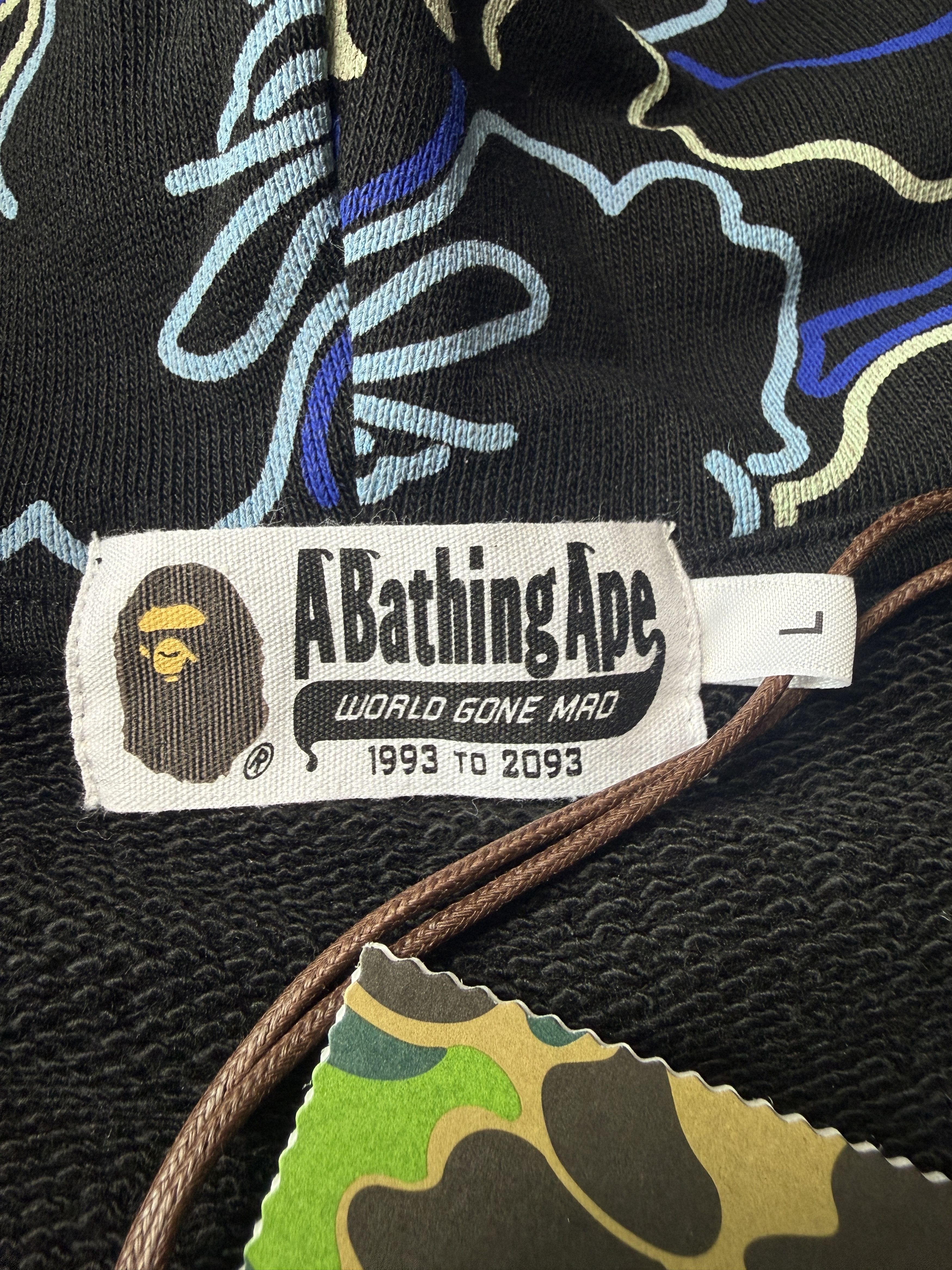 Bape BAPE X 88RISING GLOW IN THE DARK CAMO SHARK FULL ZIP HOODIE Size US L / EU 52-54 / 3 - 15 Thumbnail