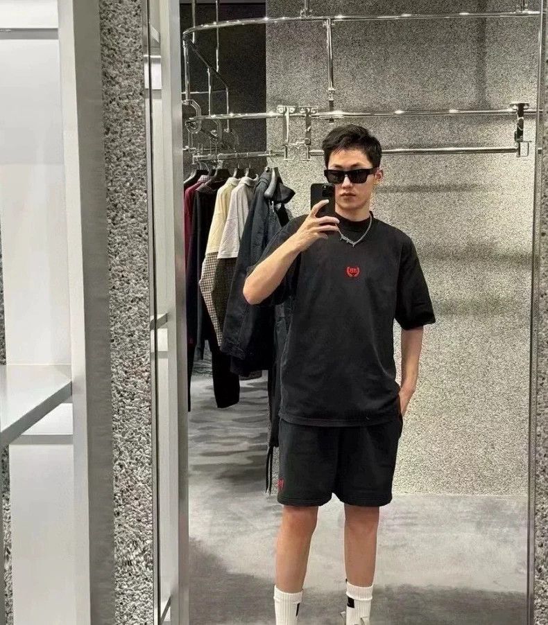Balenciaga Balenciaga Black short-sleeved T-shirt with red ears of wh Size US M / EU 48-50 / 2 - 7 Thumbnail