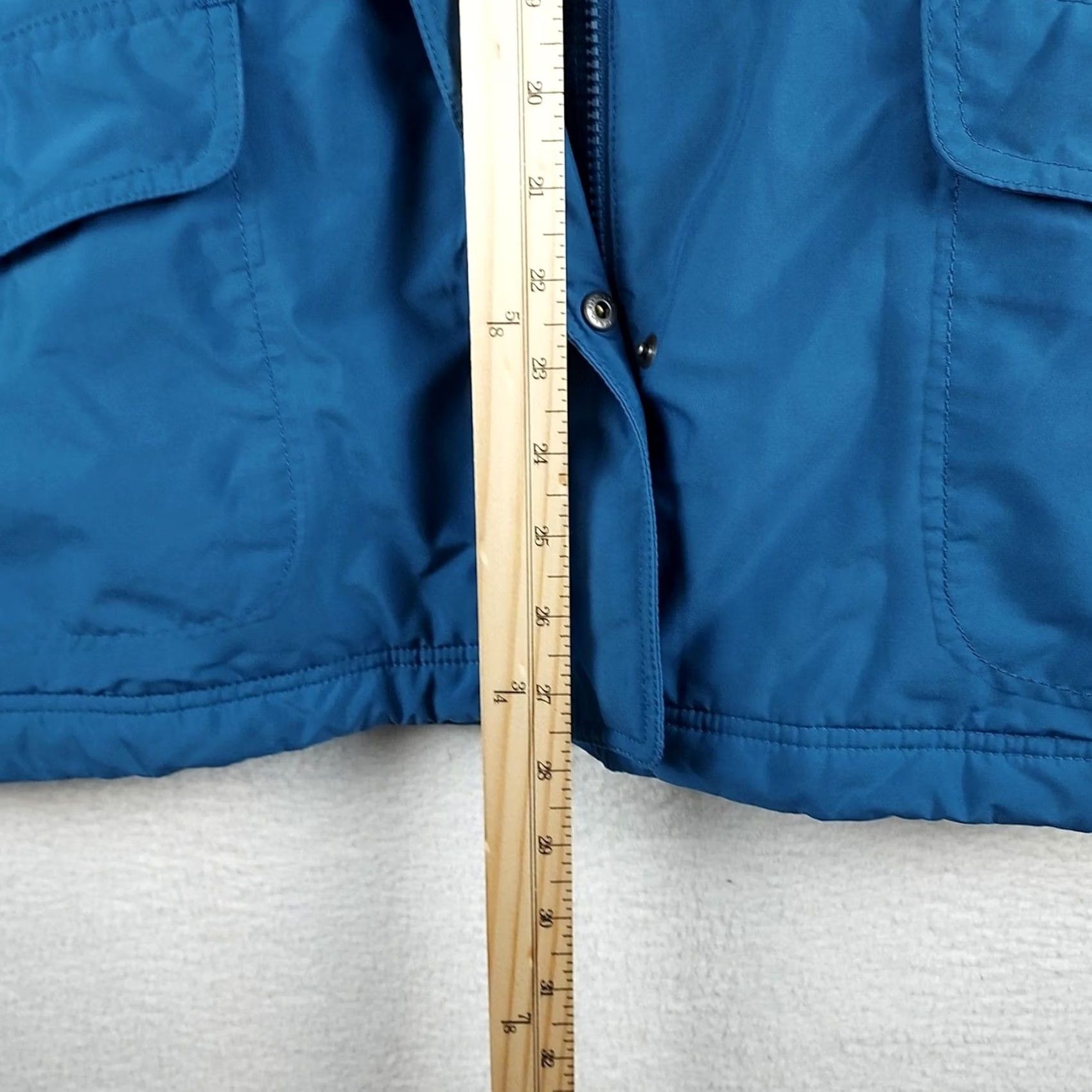 Vintage VINTAGE? No — LL Bean Womens Winter Coat Regular M Blue Zip Front Insulated Pockets Nylon Polyester Coat Women Winter Blue Jacket Size M / US 6-8 / IT 42-44 - 7 Thumbnail