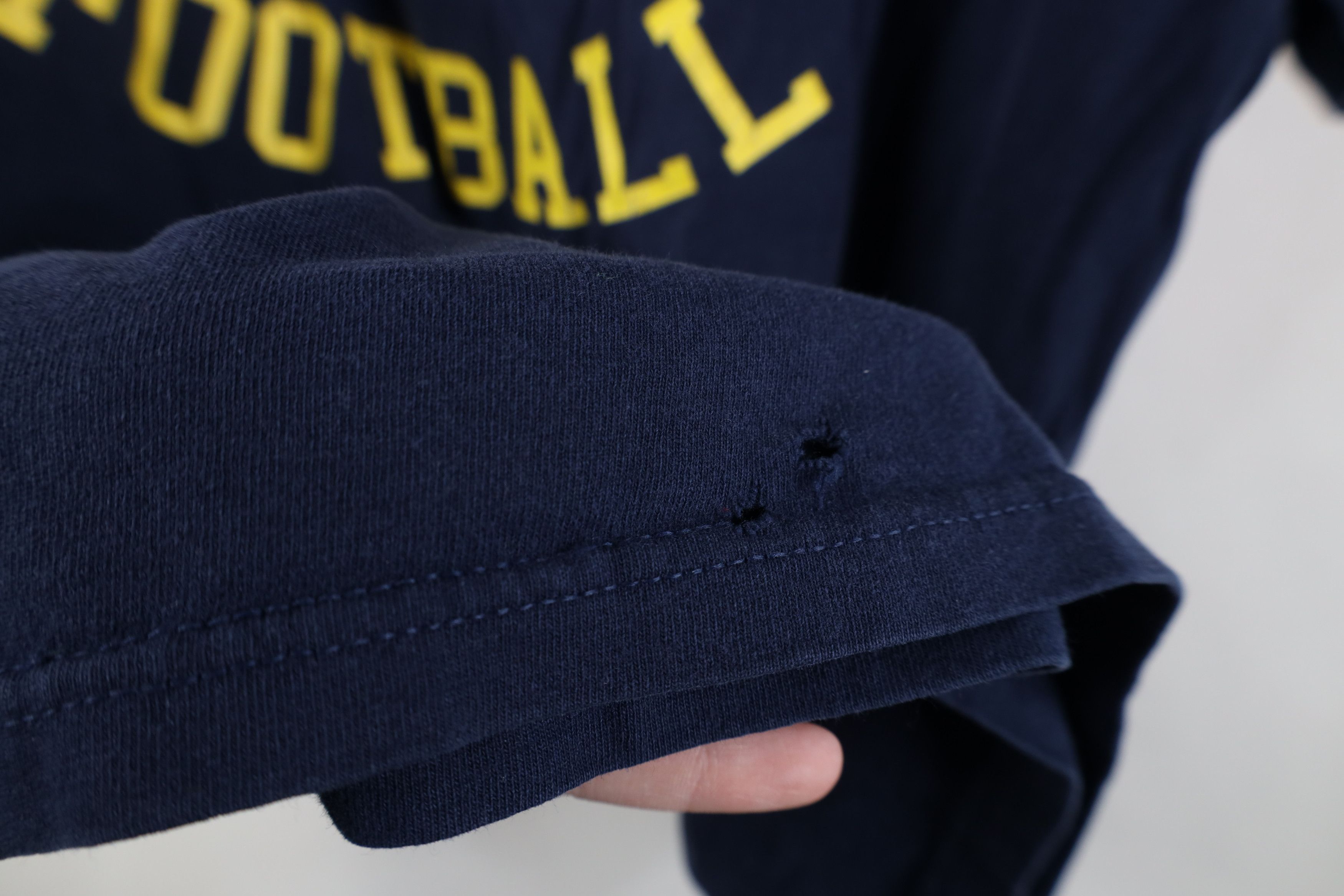 Vintage Vintage University of Michigan Football T-Shirt Blue Size US L / EU 52-54 / 3 - 7 Thumbnail