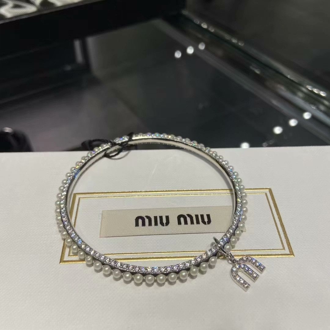 Miu Miu Miu Miu Pearl Rhinestone Bracelet Size ONE SIZE - 1 Thumbnail
