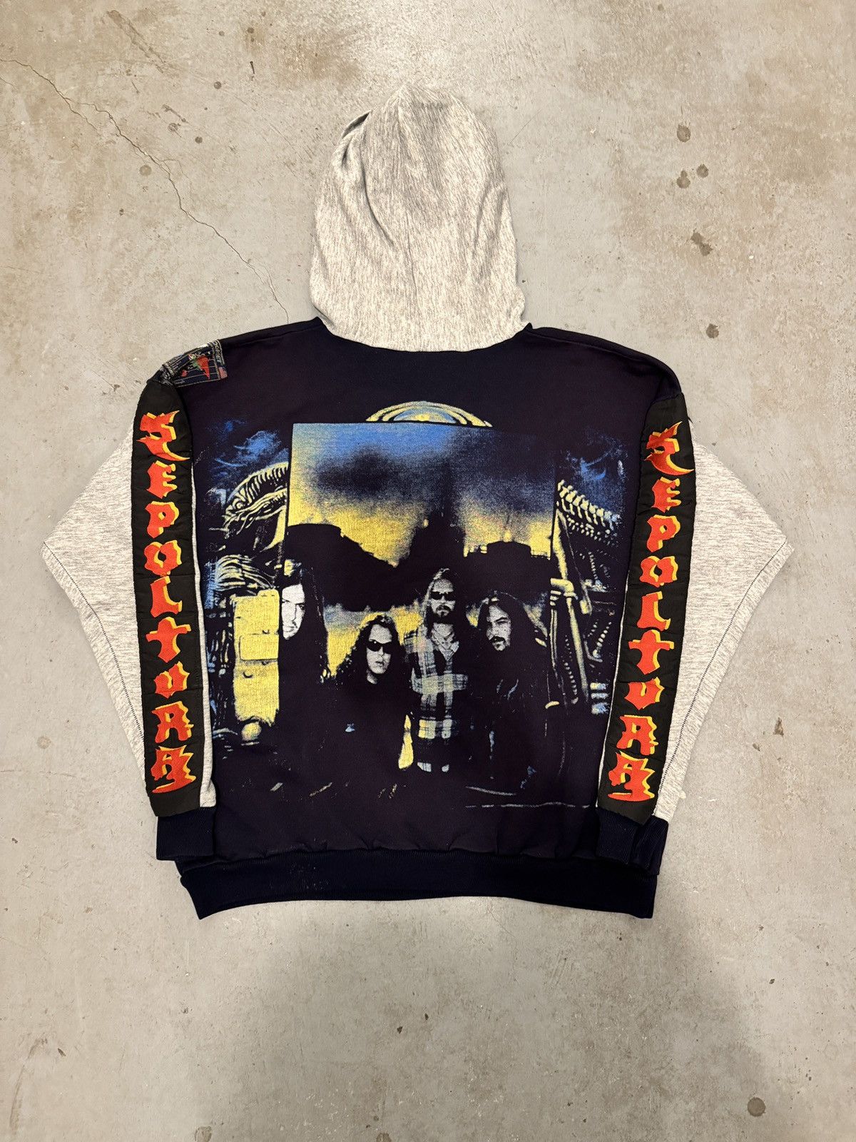 Band Tees *RARE* GRAIL 90s VTG SEPULTURA CHAOS A.D HOODIE Size US L / EU 52-54 / 3 - 2 Thumbnail